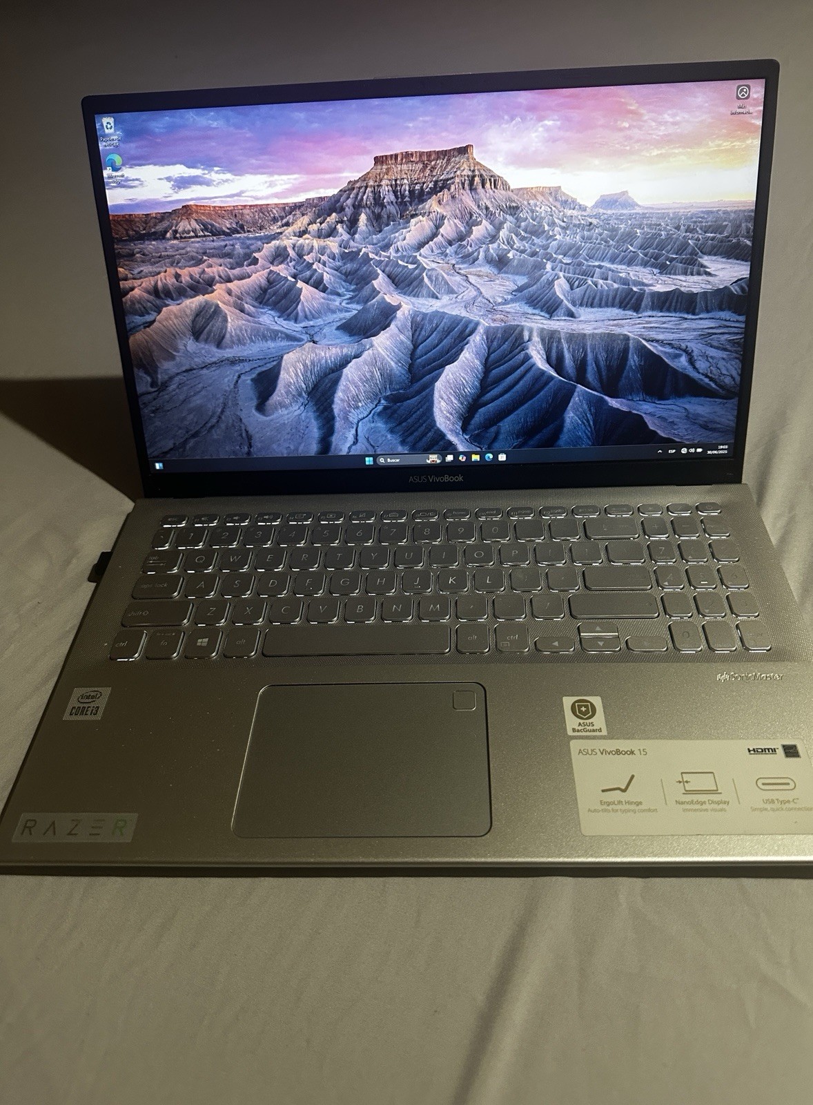 Laptop ASUS VivoBook 15 – i3 10ª Gen / 12GB RAM / SSD / Windows 11 Pro