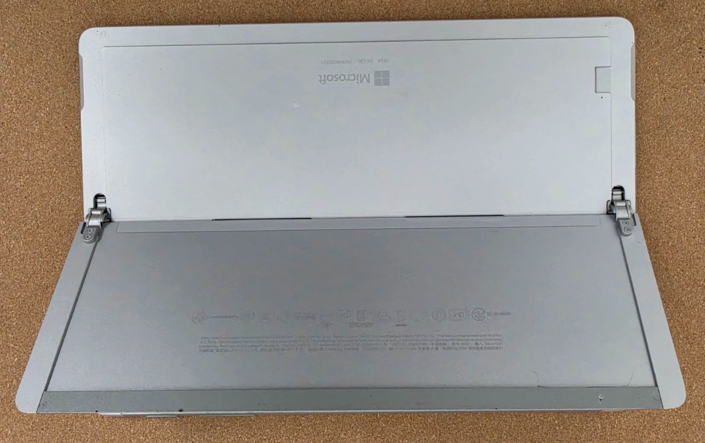 Microsoft Surface Go Pentium 4415Y 4GB Ram 64GB SSD Win 11 Pro ***READ***