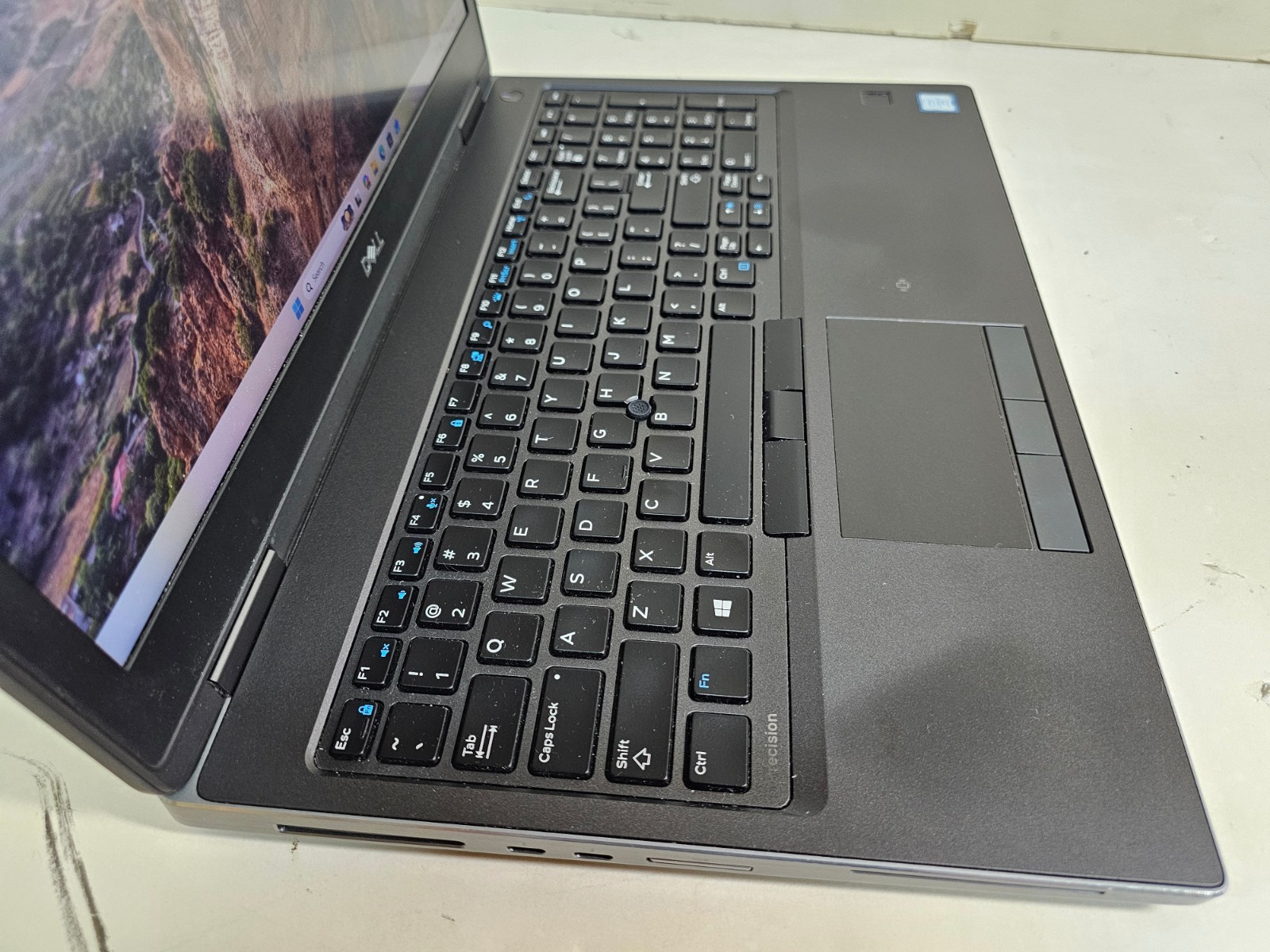 Dell Precision 7540 Laptop – 2.6 GHz i7-9750H 32GB 256GB Webcam T1000 15.6″ SP10