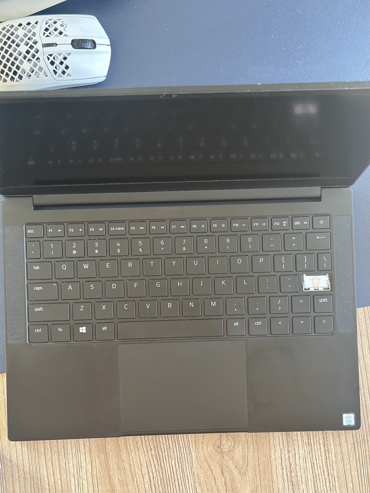 Razer Blade Stealth 13 RZ09-02812E71 i7-8565U 1.8GHz 16GB 256GB SSD NVIDIA MX150