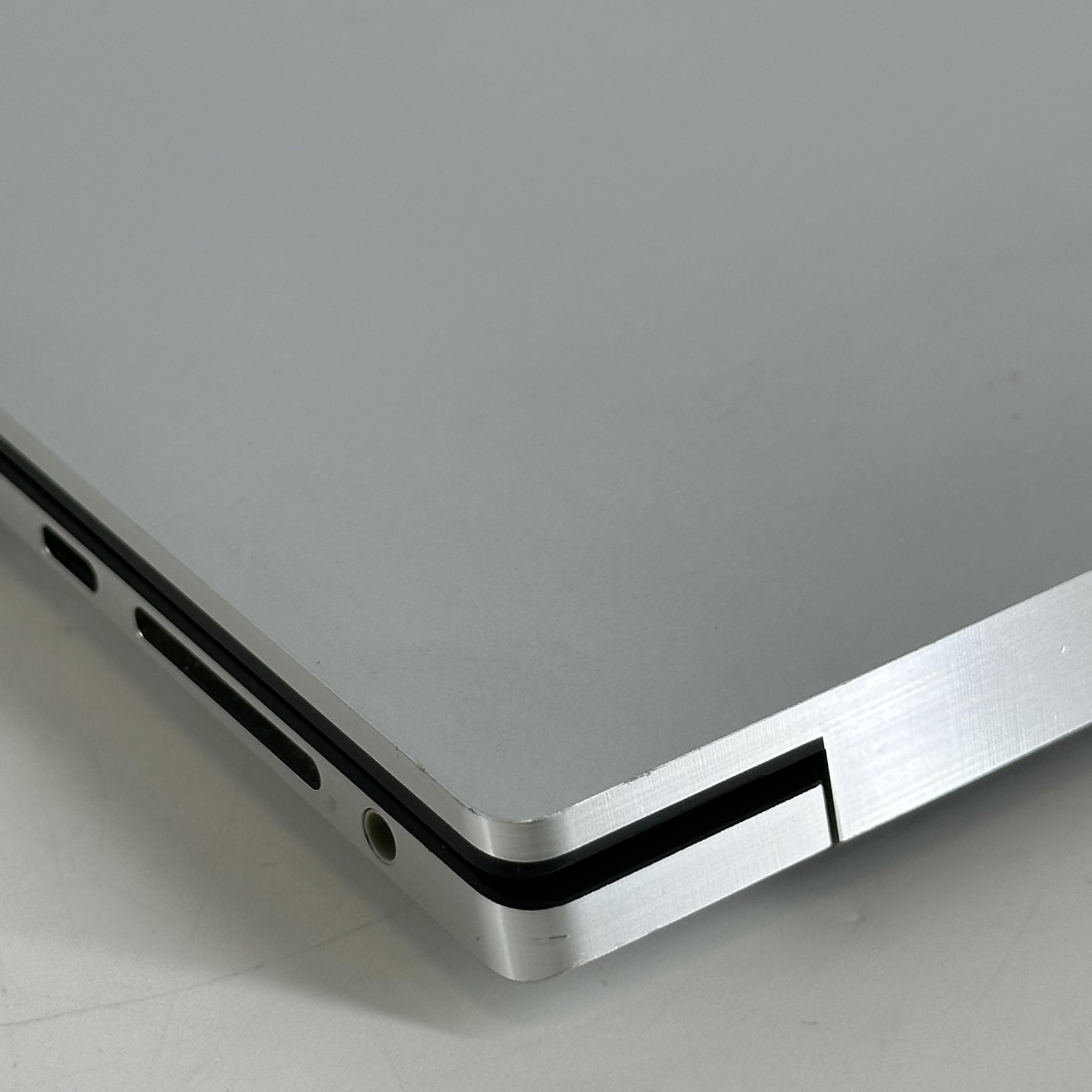 Dell XPS 15 9510 4K+ TOUCH i9-11900H 2.40GHz 32GB 1TB SSD RTX 3050 Ti Good