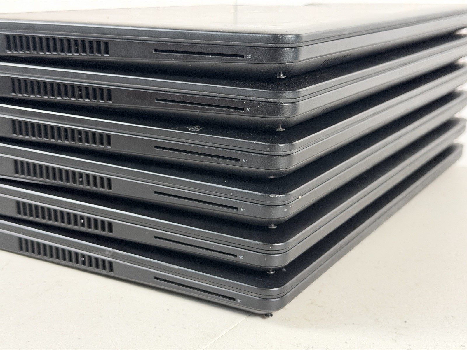 Lot of 6 Dell Latitude E5570 i7 8GB RAM 256GB SSD Radeon R7 Win11P No Chargers