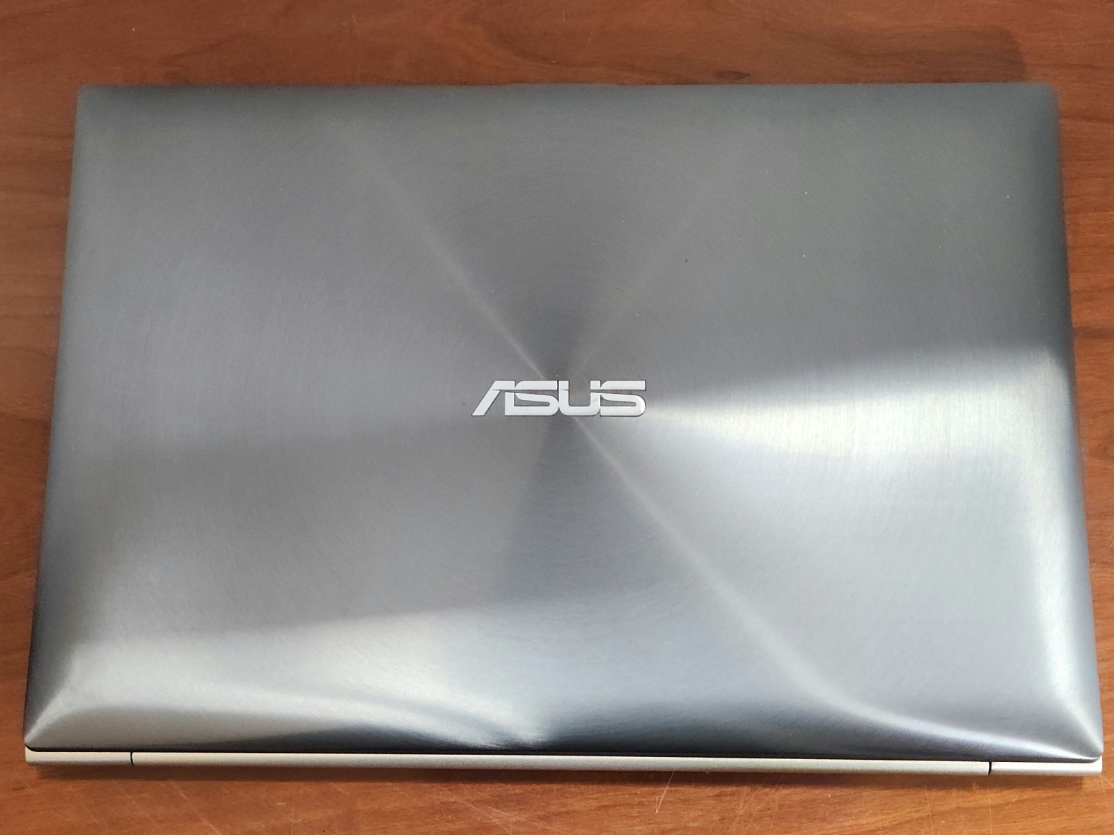 Asus 13.3 inch Zenbook Laptop 4GB 256GB | UX31-ESL6 win 11 home