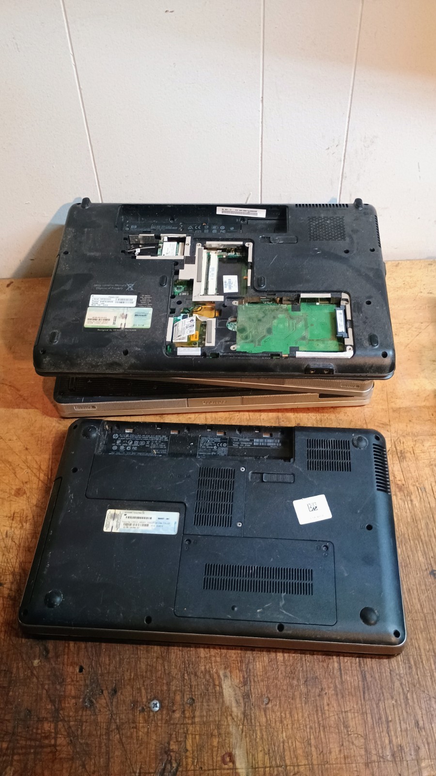 Lot Of 4 Old Vintage Compaq Hp Laptop For Parts Rebuild As Is Broken