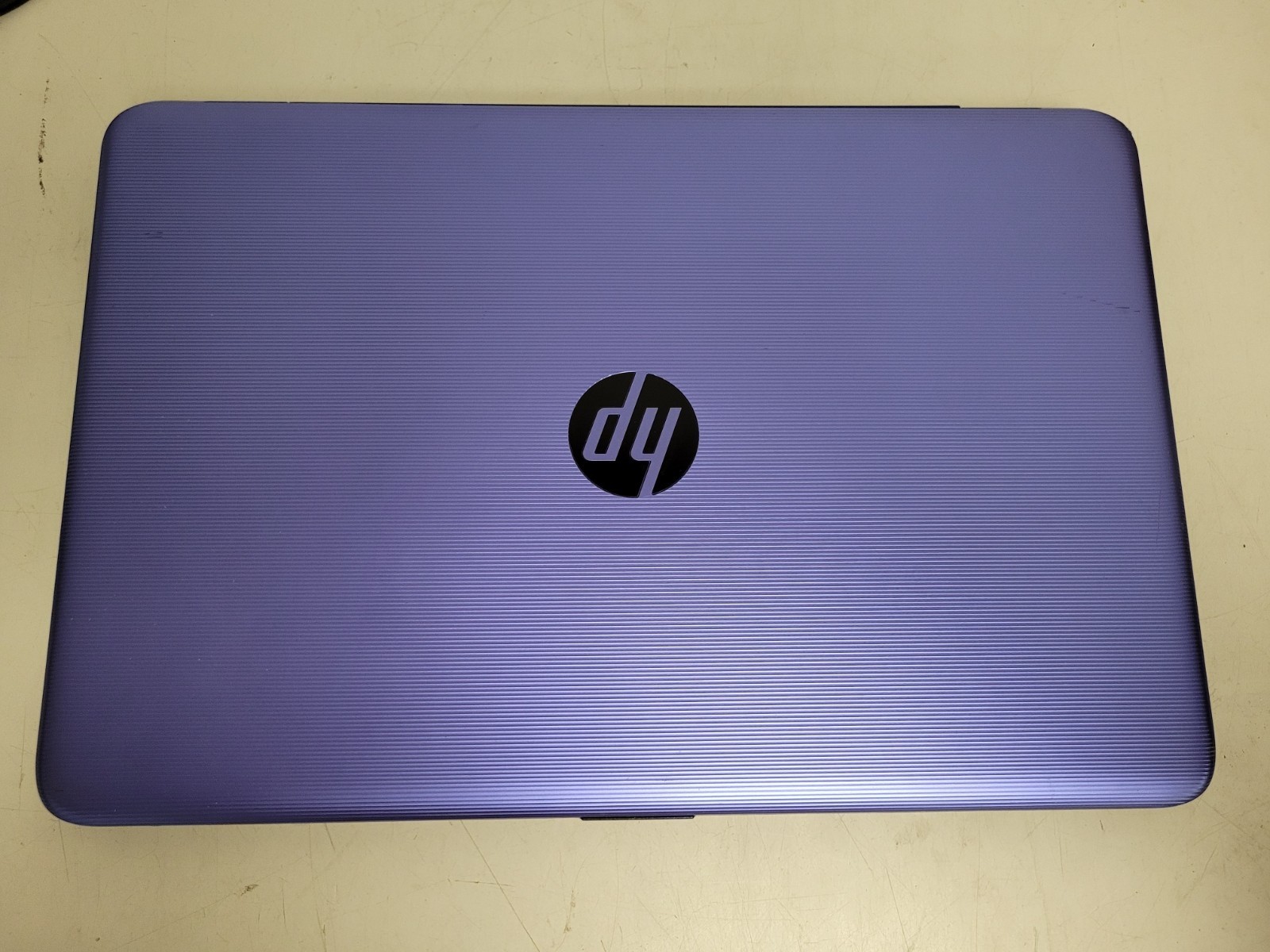 Hp notebook 17-y013cy Radeon A12 9700p 2500mhz 12gb ram 256gb charger*8CG6472F1D
