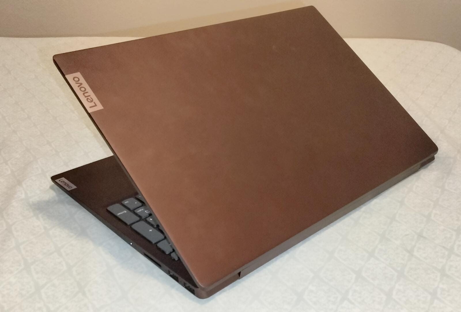 Lenovo IdeaPad S540-15IWL 15.6 intel i7-8565U/12GB DDR4/250GB SSD&480GB HDD