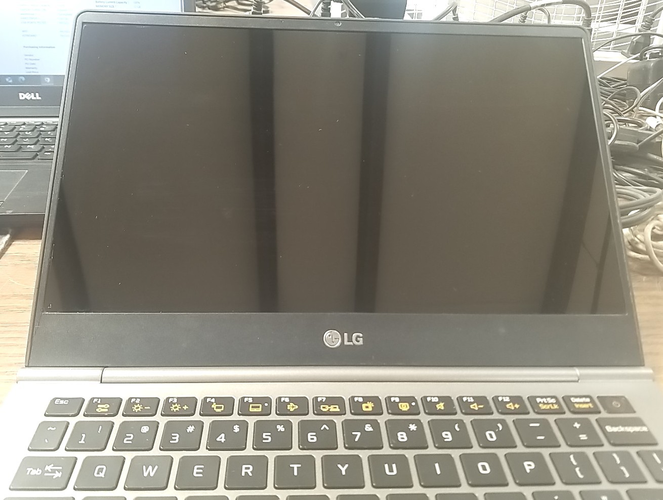 LG Gram 13Z980-A Laptop W/ i7-8550U 1.80GHz, 12GB, 256GB. *READ⬇️*