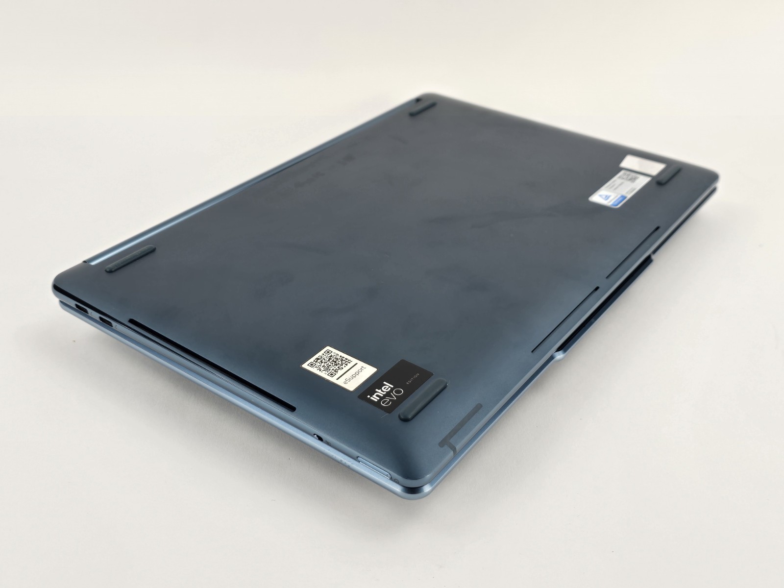 Lenovo Yoga Book 9i Dual 13.3″ 2.8K OLED Ultra 7 155U 16GB 1TB – Used – READ