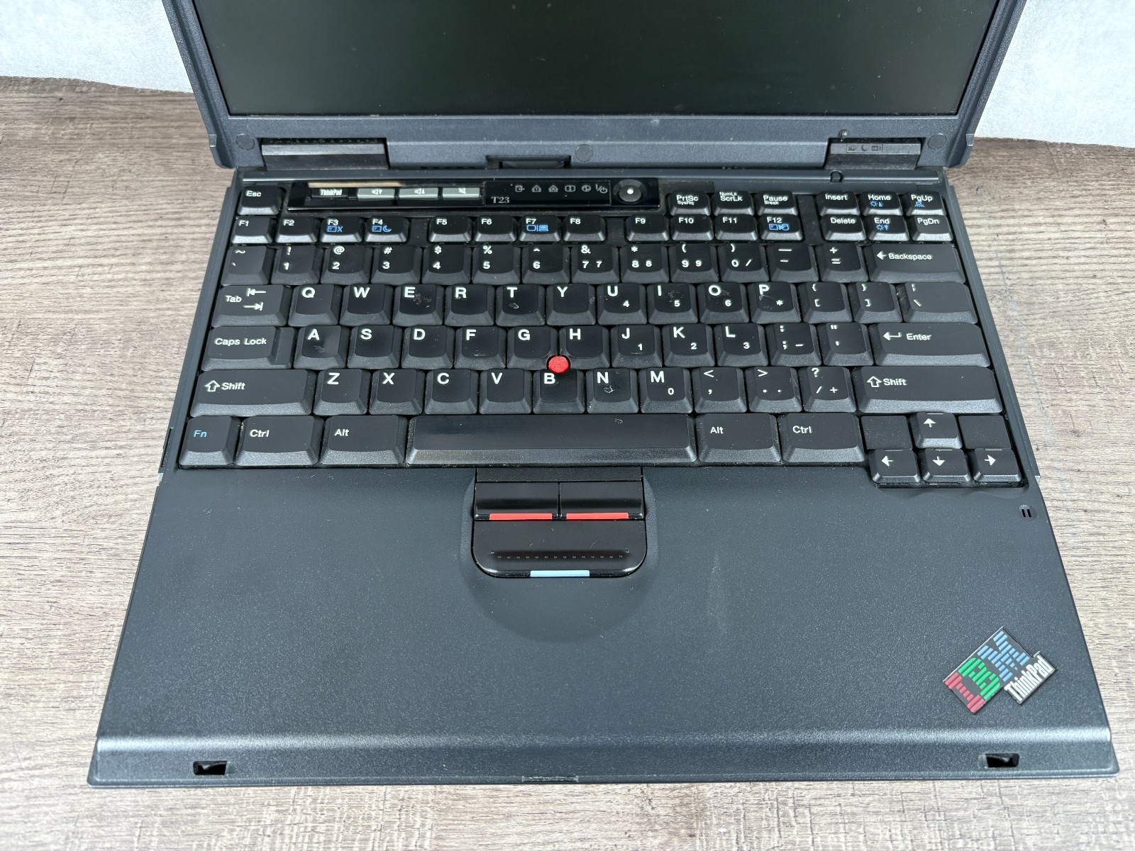 IBM Thinkpad T23 Laptop Pentium III 1ghz 16GB RAM 40GB HDD Windows XP Tested