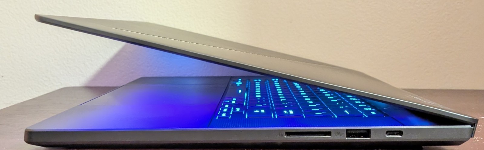 ASUS ROG Zephyrus G16 OLED (Core Ultra 9 185H, 16GB/1TB SSD, RTX 4070) Laptop