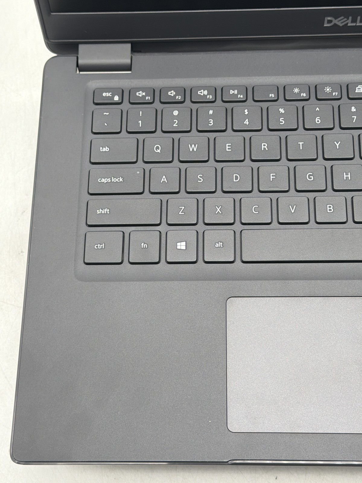 Dell Latitude 3410 i3-10110U 14″ 8GB 128GB NO OS {Read}
