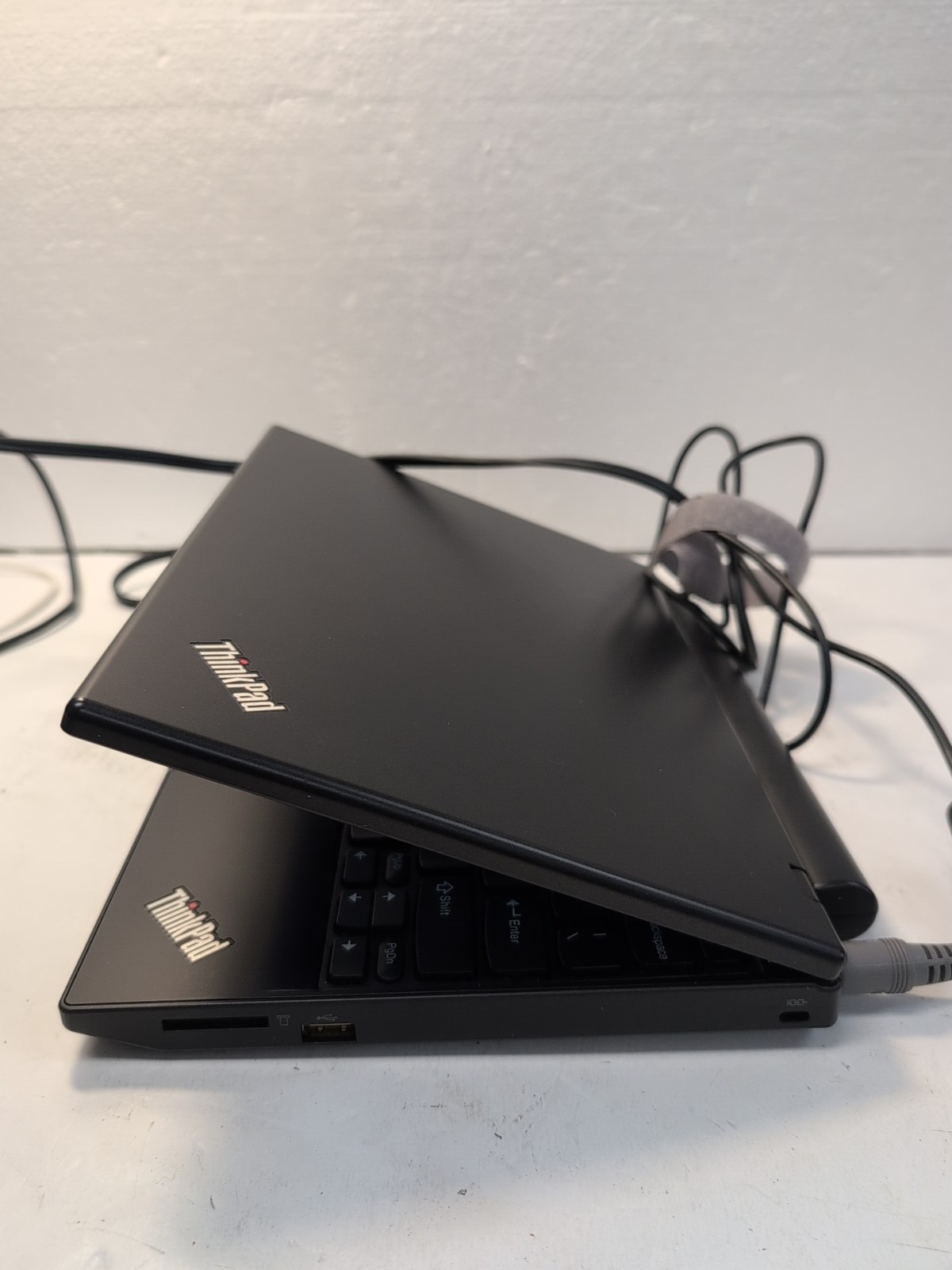 🔥Lenovo Thinkpad X100e 12″ Laptop AMD MV-40 CPU/4GB RAM/500GB HDD/WinXP –