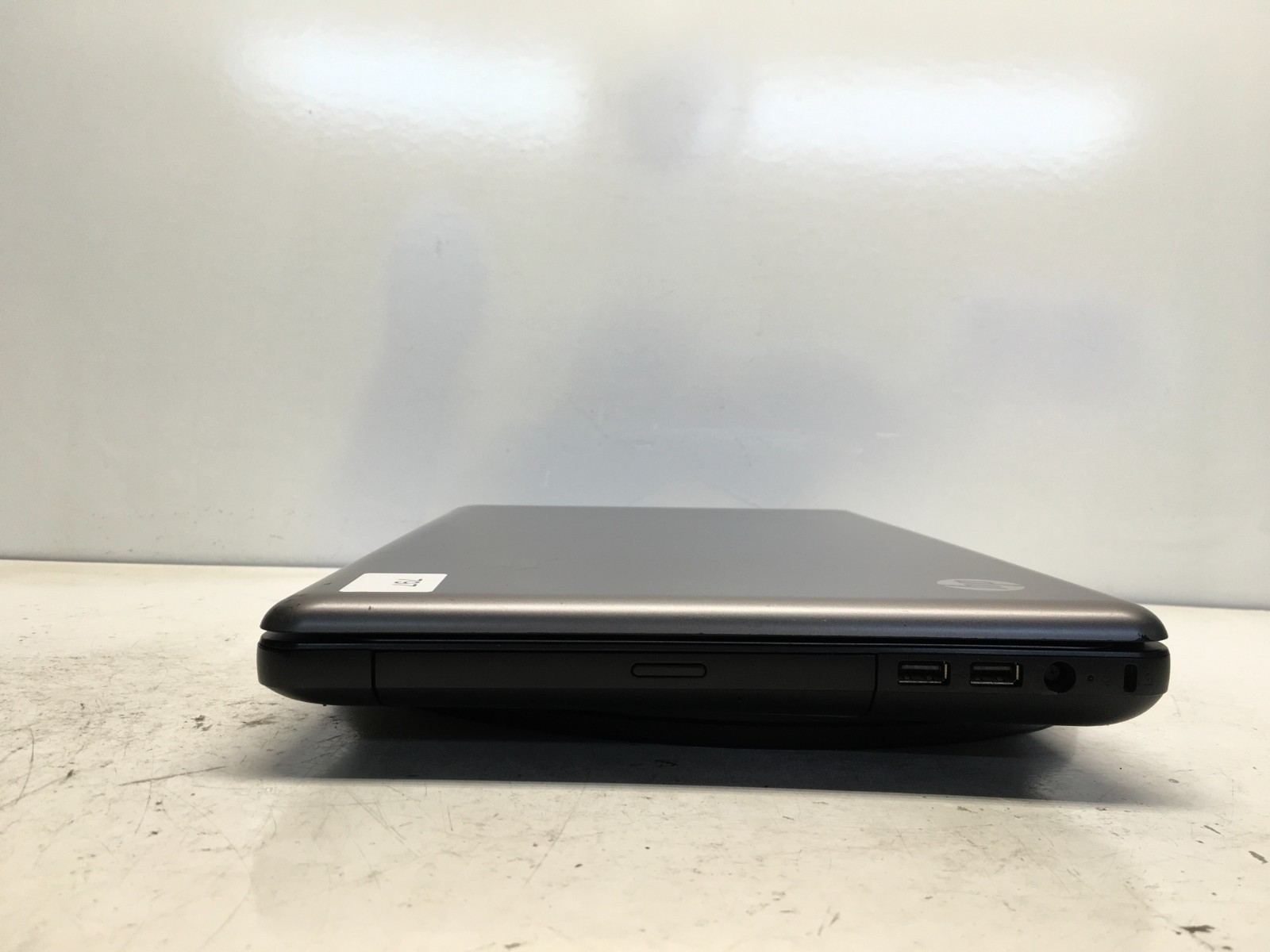 HP 2000-239WM Intel Celeron Dual-Core T3500 2.1GHz 3 GB NO HDD/Battery