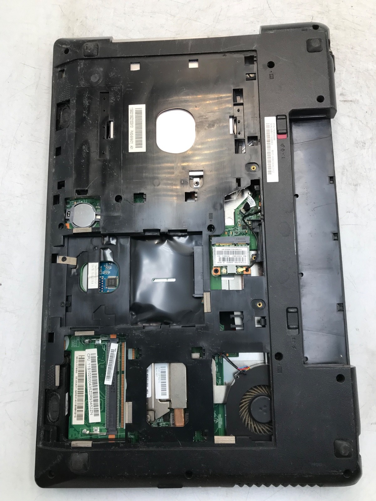 Lenovo G580 Intel Core i3 3rd Gen. 15″ Laptop-BOOTS/BAD DISPLAY & HINGE-MZ