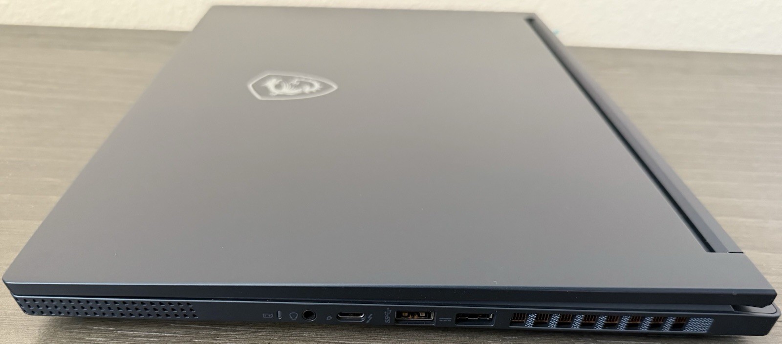 MSI Stealth 16 AI Studio A1VIG-026US Gaming Laptop Ultra 9 RTX 4090 64GB 2TB SSD