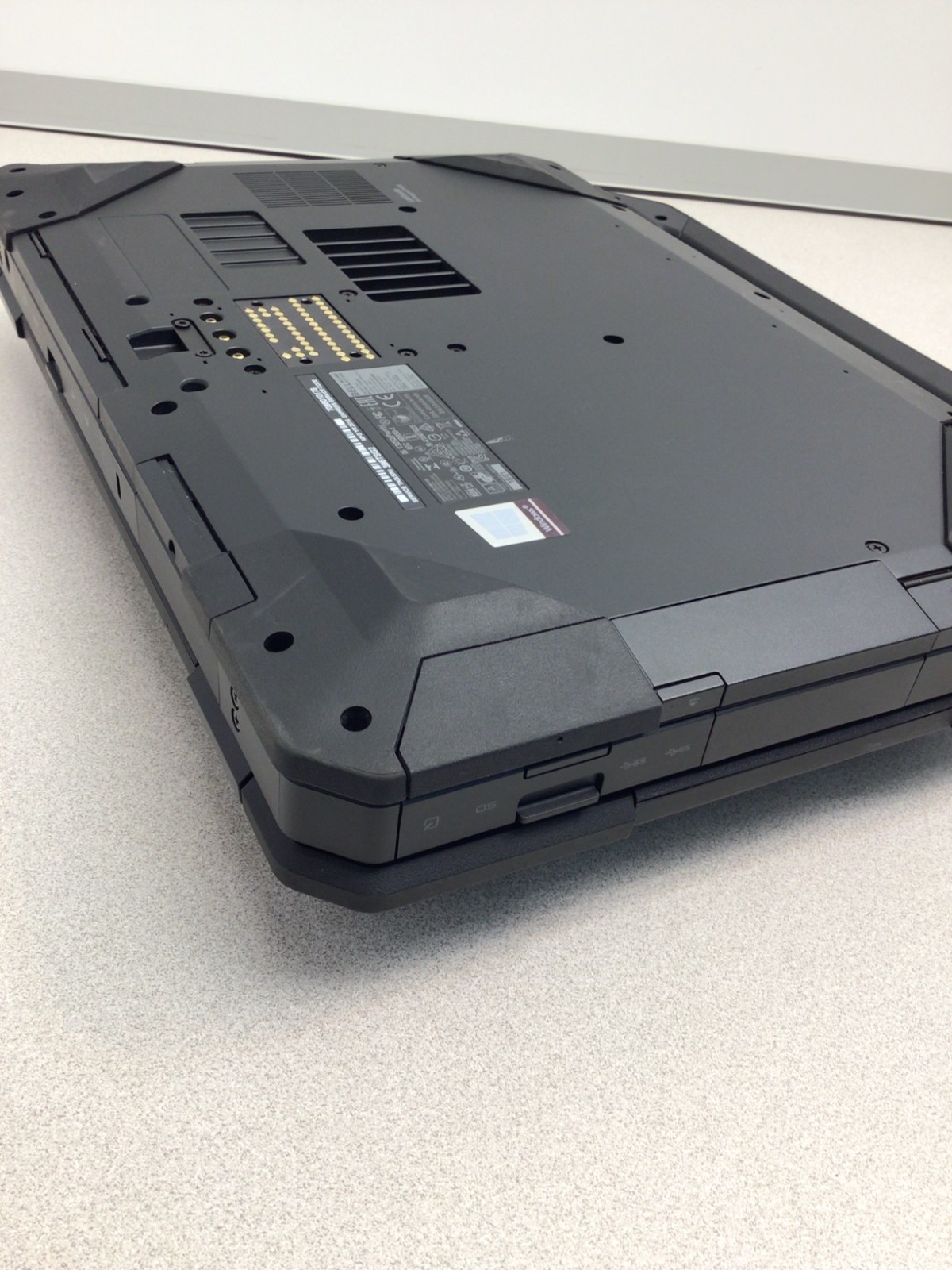 Dell Latitude 5414 Rugged 14″ Core i5-6300U 8GB RAM 256GB SSD WIN 11 PR0