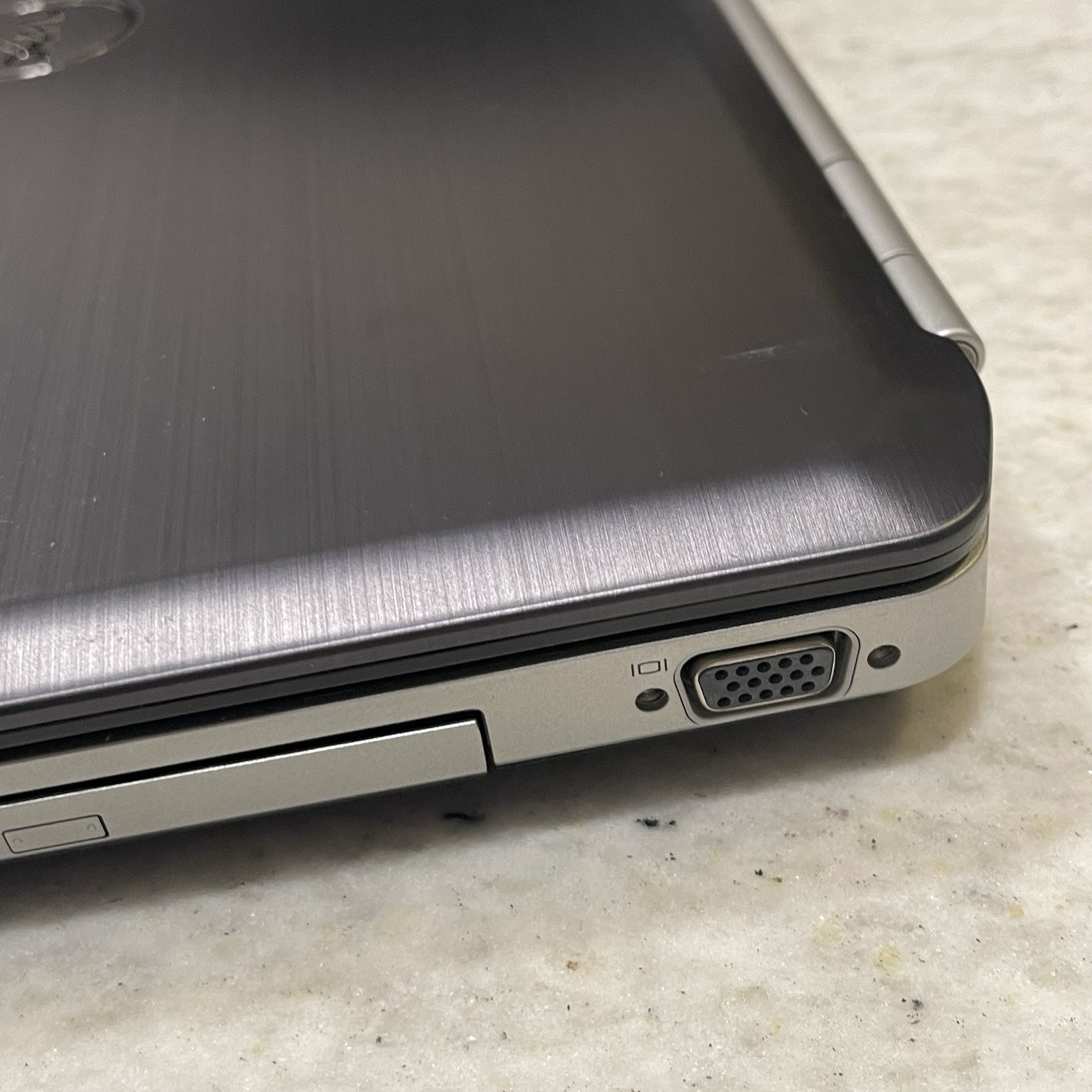 Dell Latitude E5520 i3-2350M CPU@2.30GHz No RAM No HDD/SSD NoOS Tested To Bios