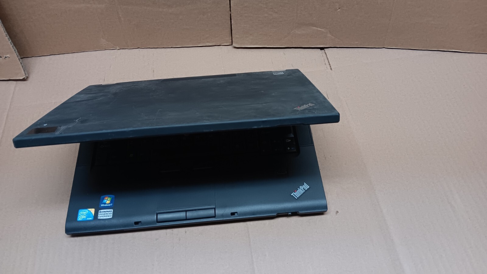 Lenovo Thinkpad T410s Laptop Core i5 @ 2.40 GHz 14″ LCD Screen Windows 7 pro DVD