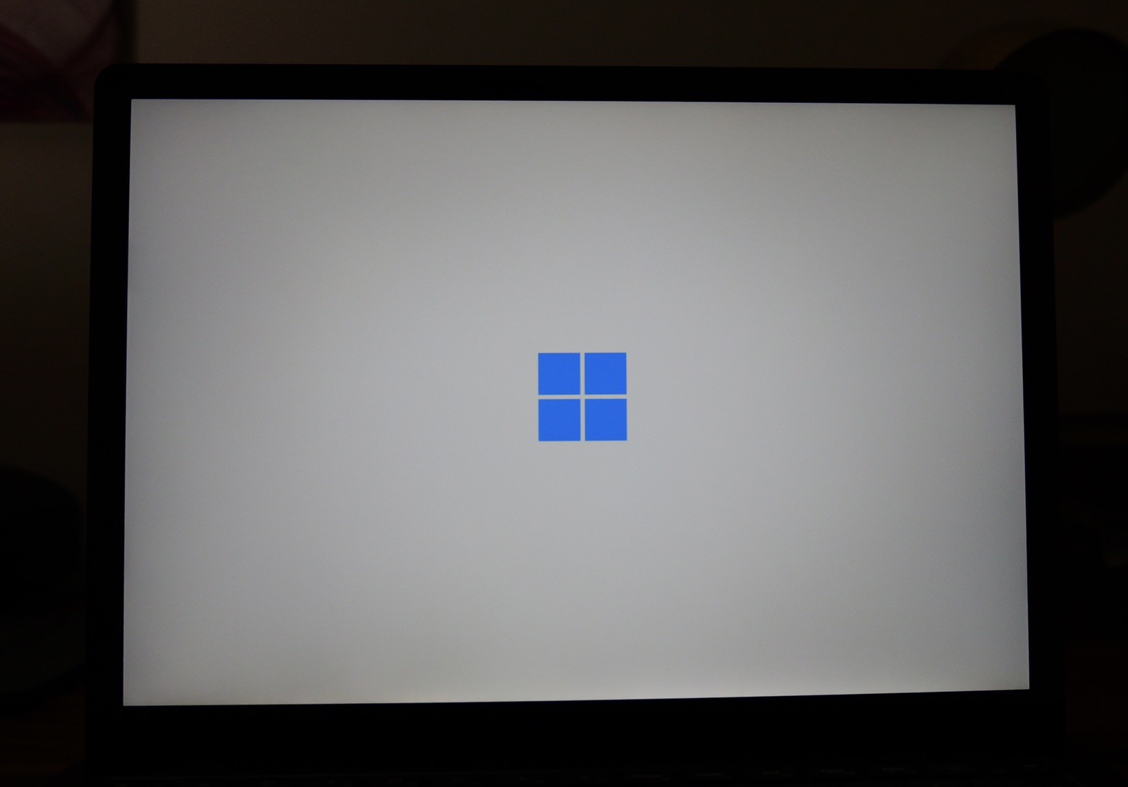 Microsoft Surface Laptop 4 13.5” Touch-Screen AMD Ryzen 5, 16GB Ram 256GB SSD