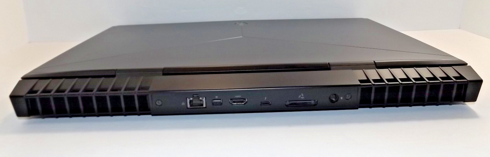 Dell Alienware 17 R4 i7-7700HQ GTX 1070 8GB Vram 16GB RAM 1.25TB SSD Grade A