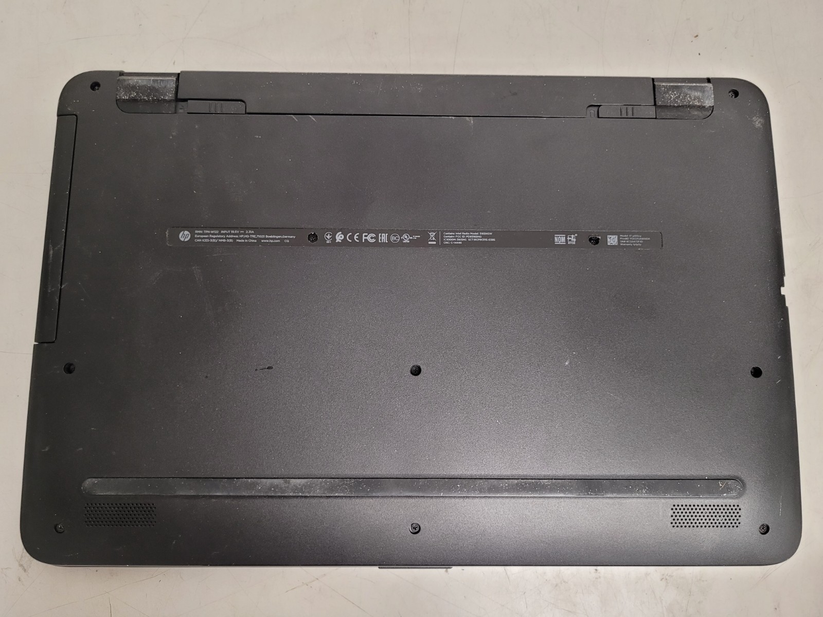 Hp notebook 17-y013cy Radeon A12 9700p 2500mhz 12gb ram 256gb charger*8CG6472F1D