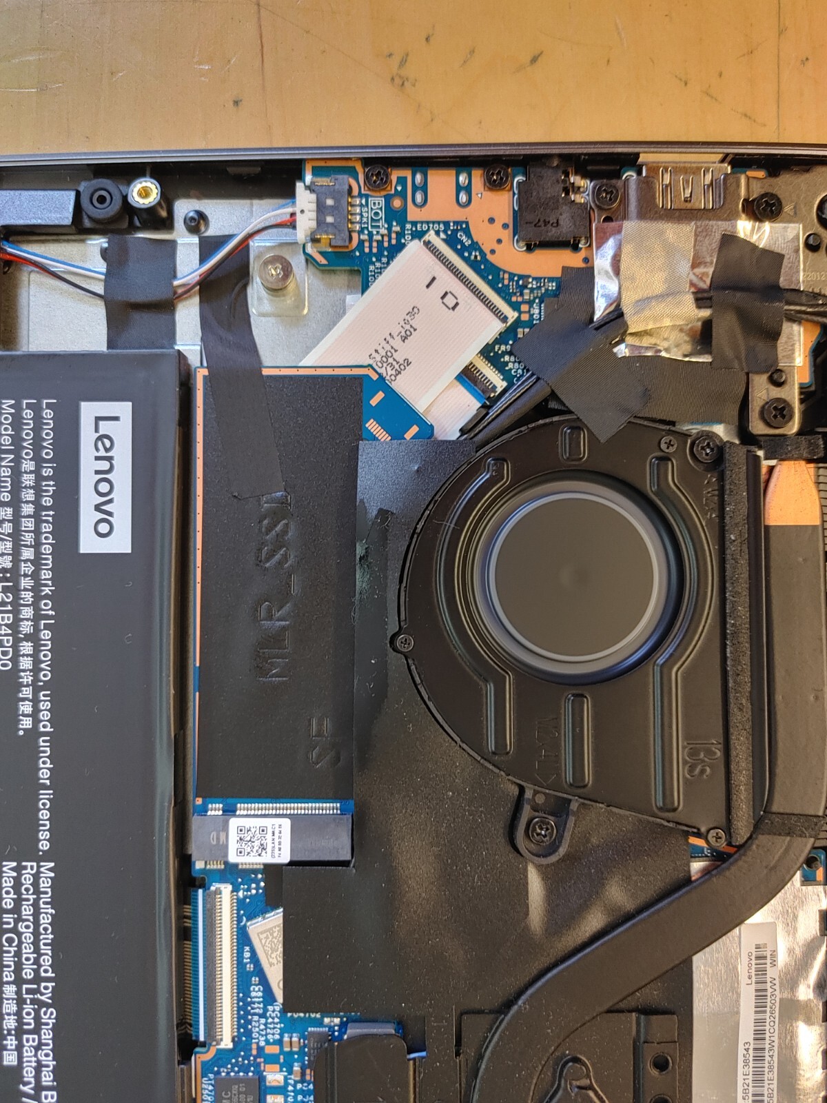 Lenovo ThinkBook 13s G4 Core i5-1240P @ 2.11GHz, 8GB RAM, NO SSD ,FOR PARTS / Re