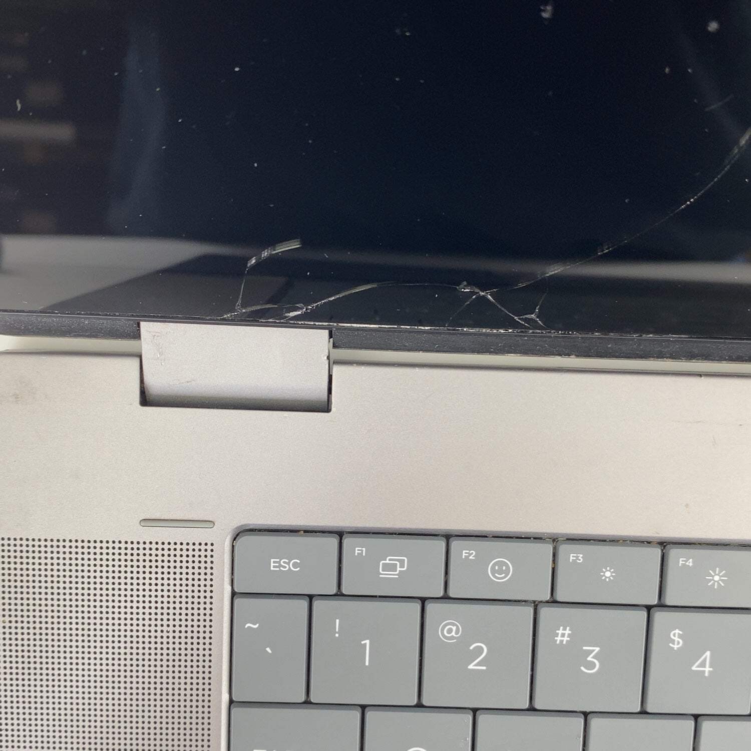 Broken HP OmniBook X 1920 x 1200 B5UJ4UA#ABA READ