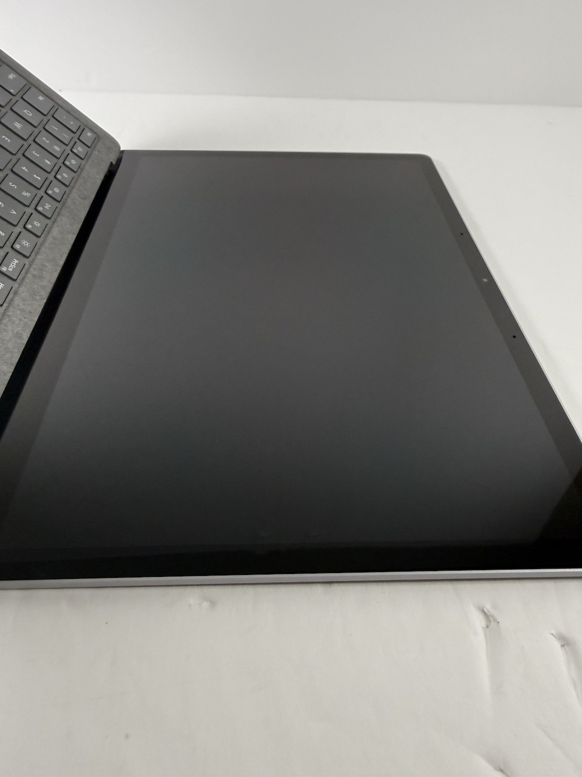 Microsoft Surface Laptop 5 13.5” 1950 Intel Core i7-1265U 16GB RAM 512GB NVME