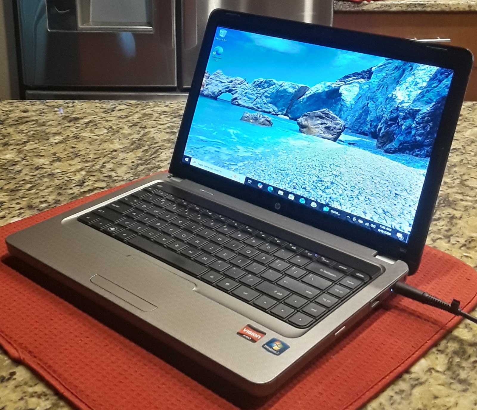 HP Laptop G42- AMD Athlon dual core 2.2GHz DVD 8GB Ram 500gb HDD Windows 10 PRO