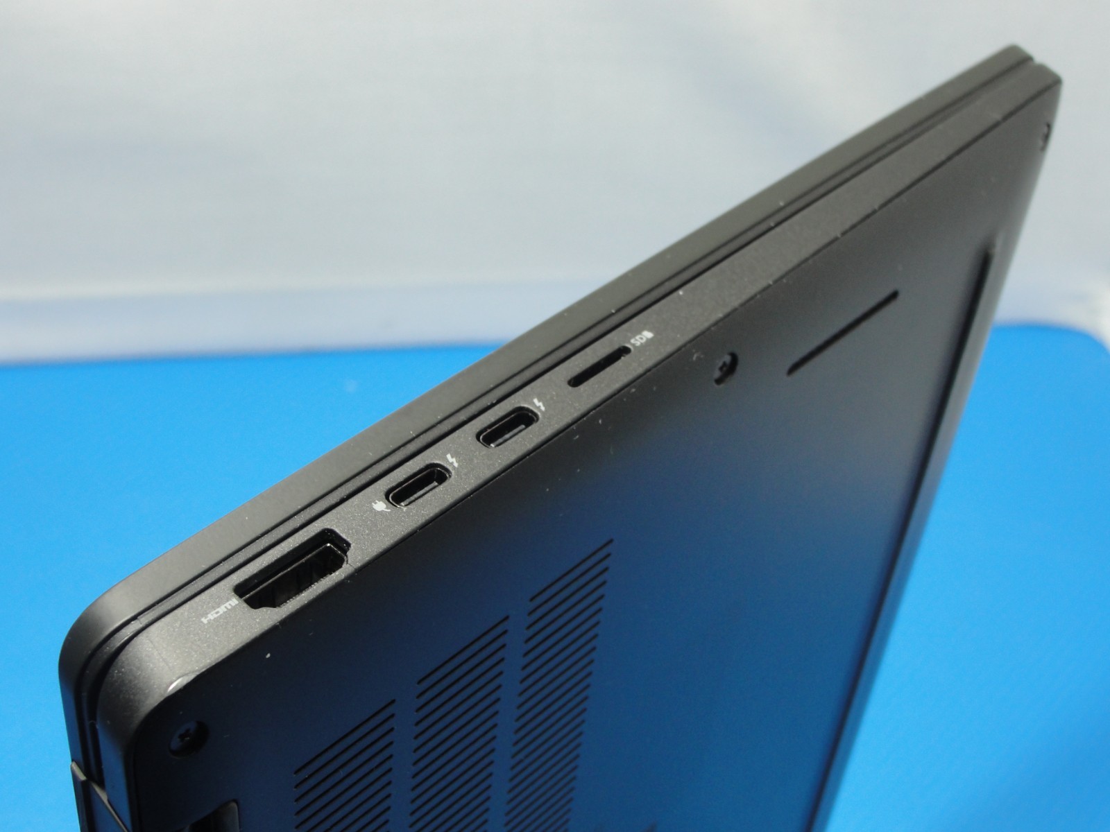 Dell Latitude 7410 14″ FHD Touch Intel i7-10610U 1.8GHz 16GB 512GB SSD W11Pro+PA