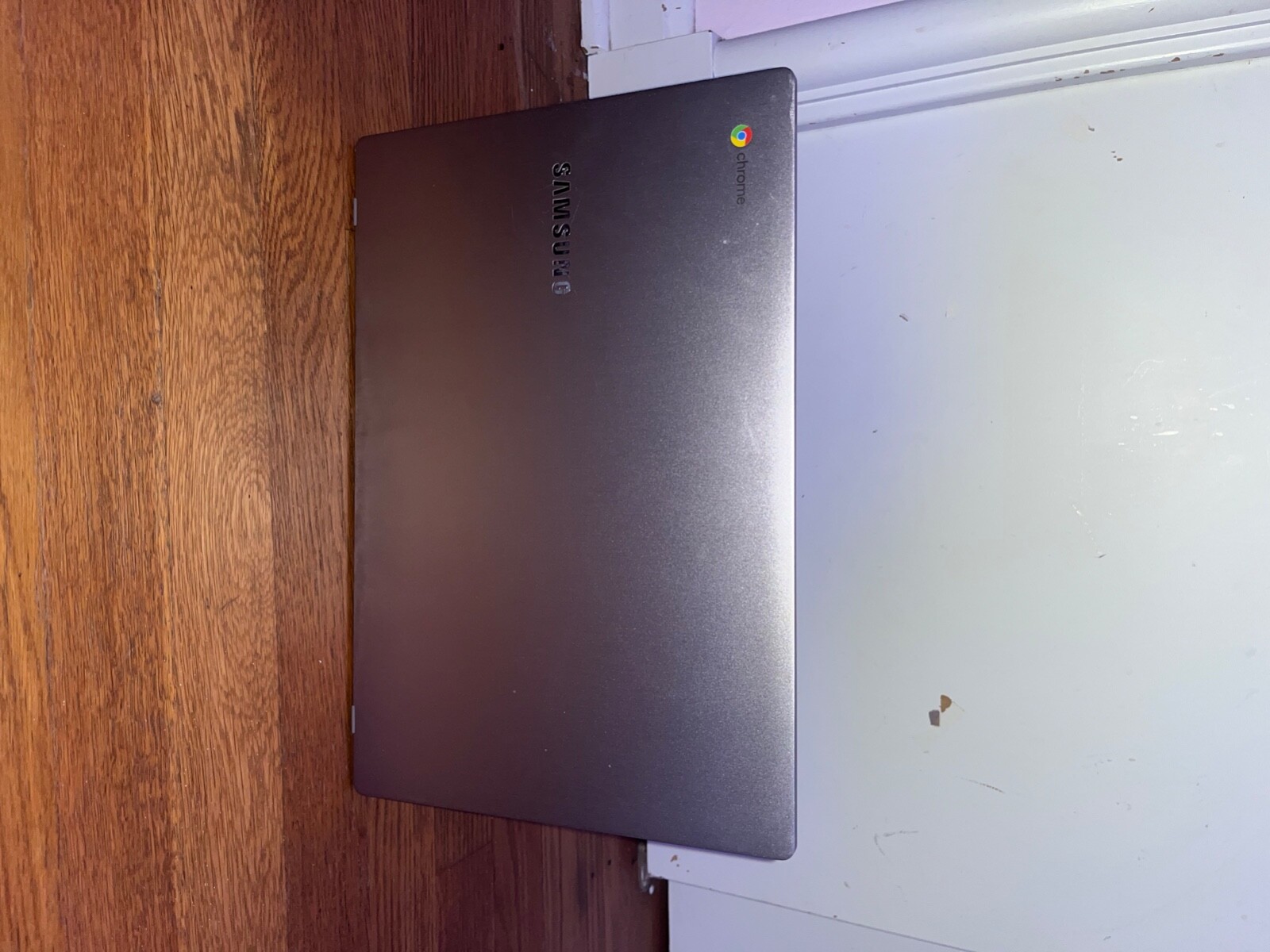 Samsung Chromebook 15.6″ (32GB eMMC, Intel Celeron, 1.1GHz, 4GB RAM) – Platinum