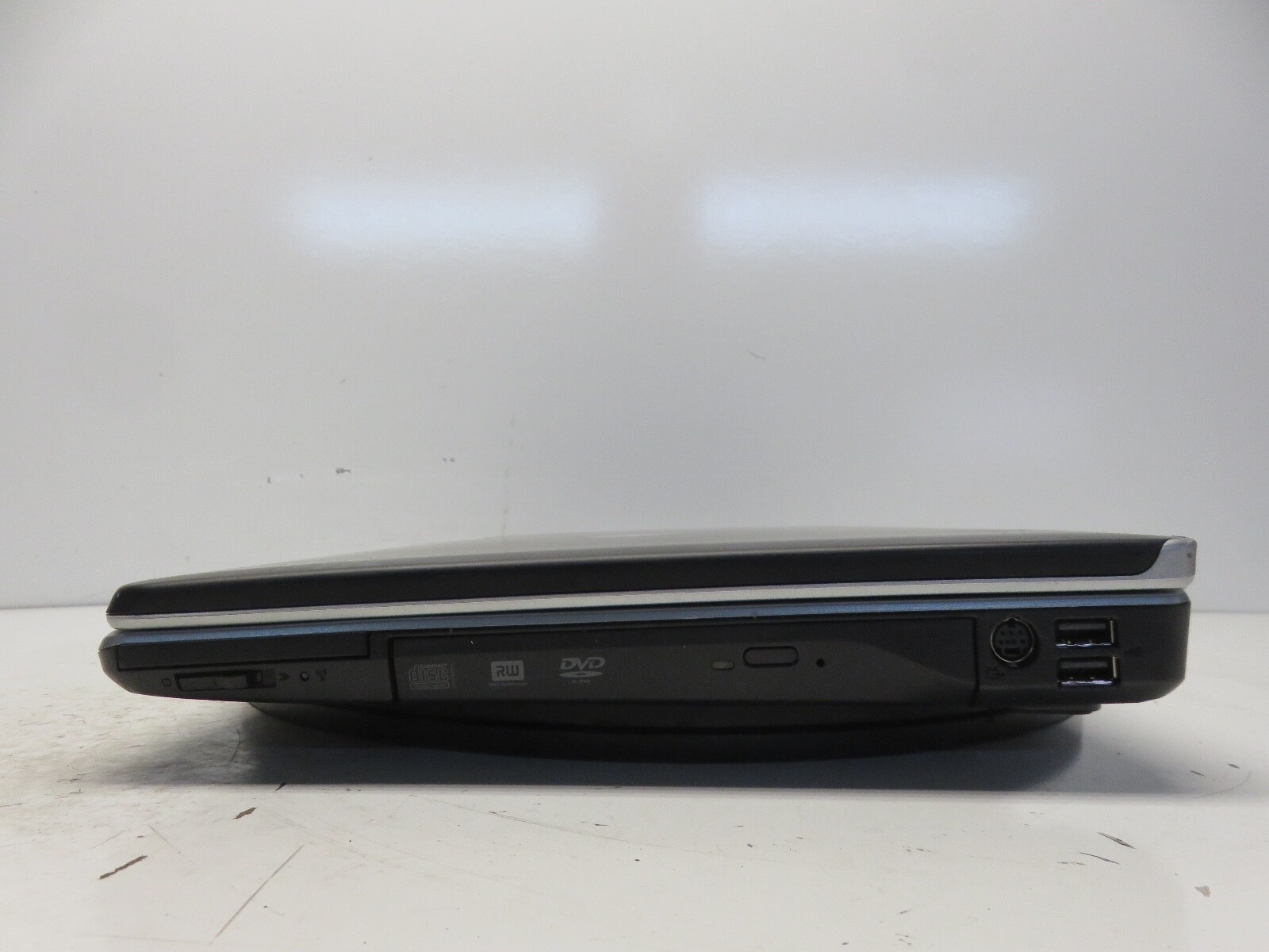 Dell Inspiron 1525 Intel Pentium Dual-Core 06FD 2 GHZ 2 GB NO HDD No Batt