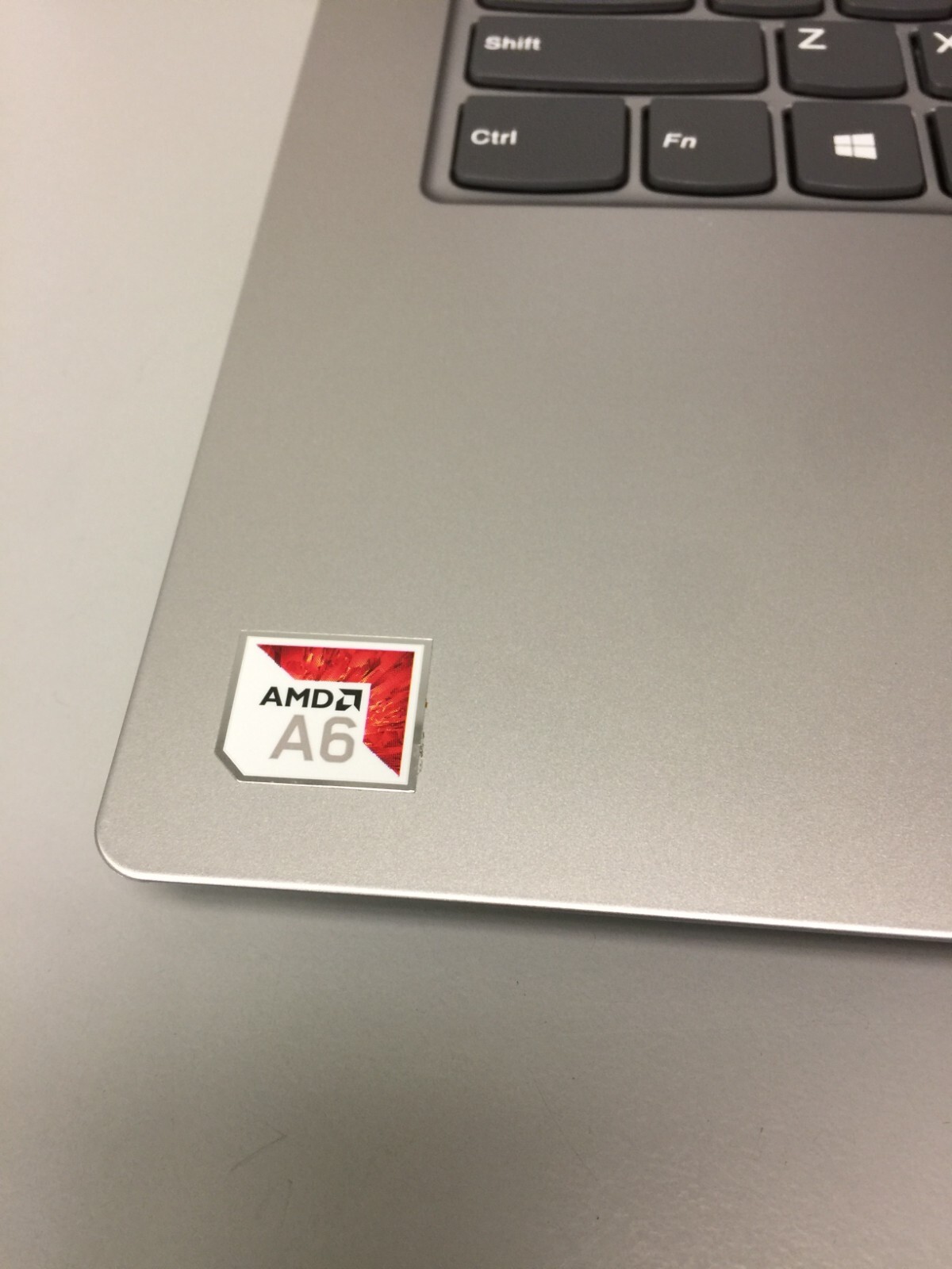 Lenovo IdeaPad Slim 1-14AST-05 14″ AMD A6-9220e | 4GB RAM 64GB SSD WIN 10 HOME