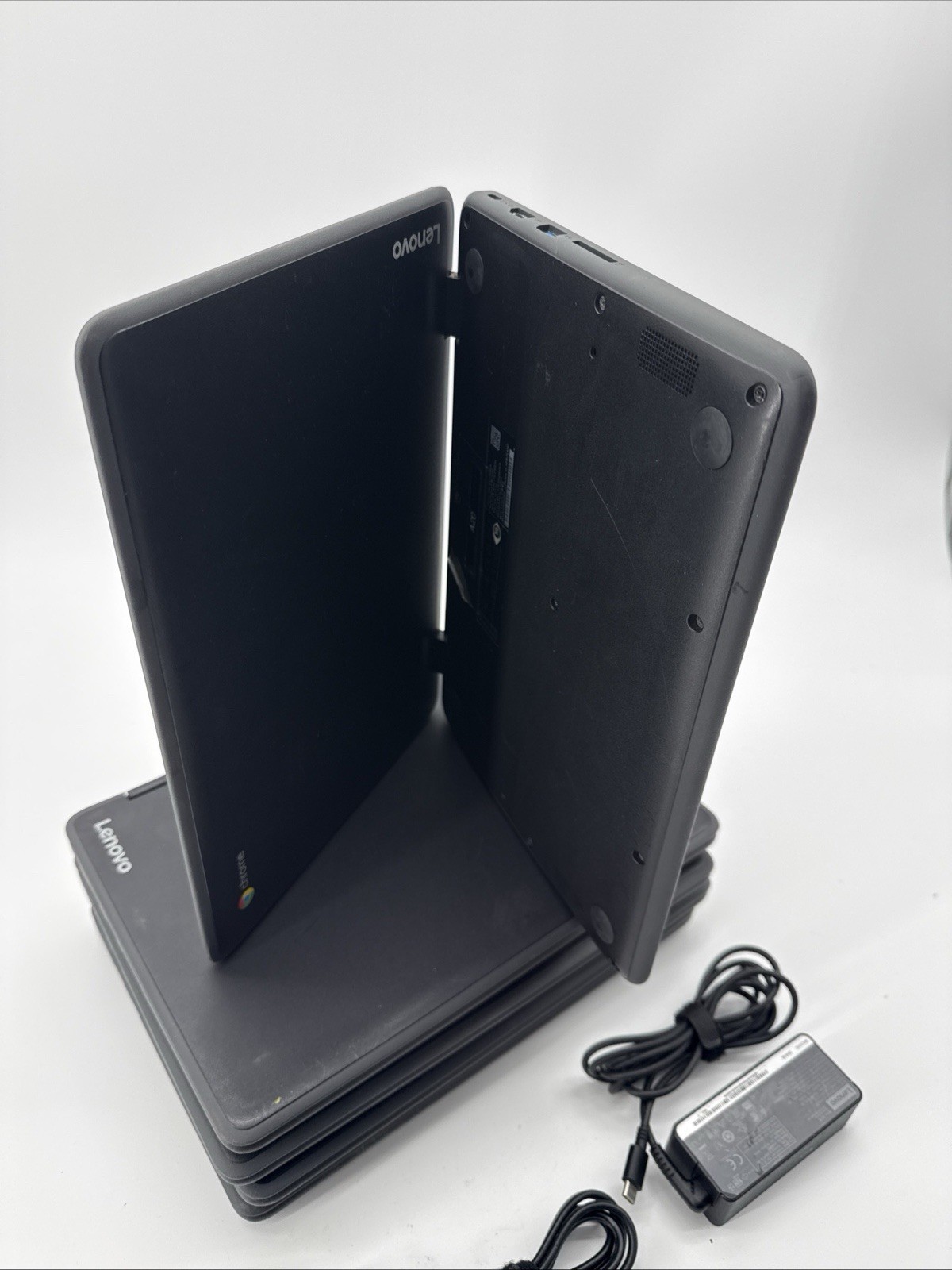 Lenovo 81H00012US 300e 11.6″ 2in1 4GB 32GB, MT8173 2.1GHz Chromebook w Adapter