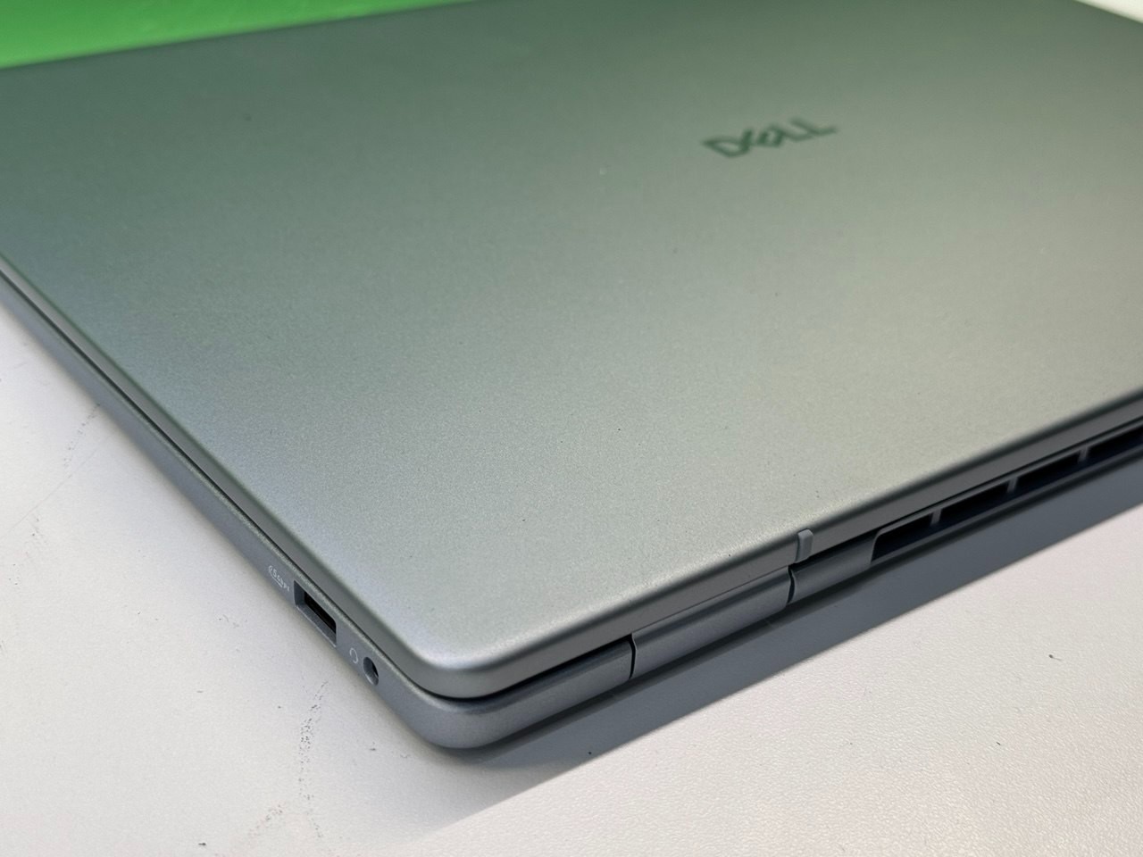 Dell 16 Plus 16″ Ultra 7 258V 32GB 1TB SSD Laptop Clean Condition Fast Shipping