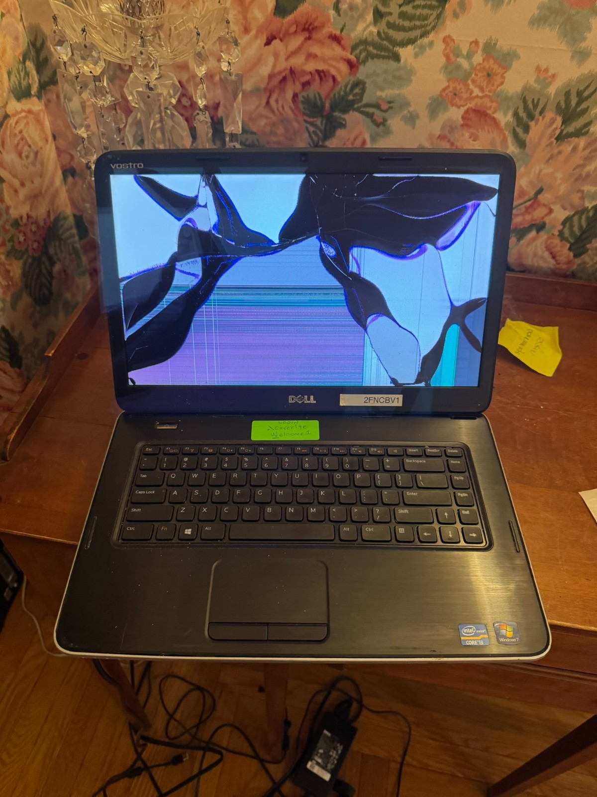 Dell Vostro 2520 – 2nd Gen i3 – 2GB RAM – Cracked Screen – No HDD/OS – Parts/Rep