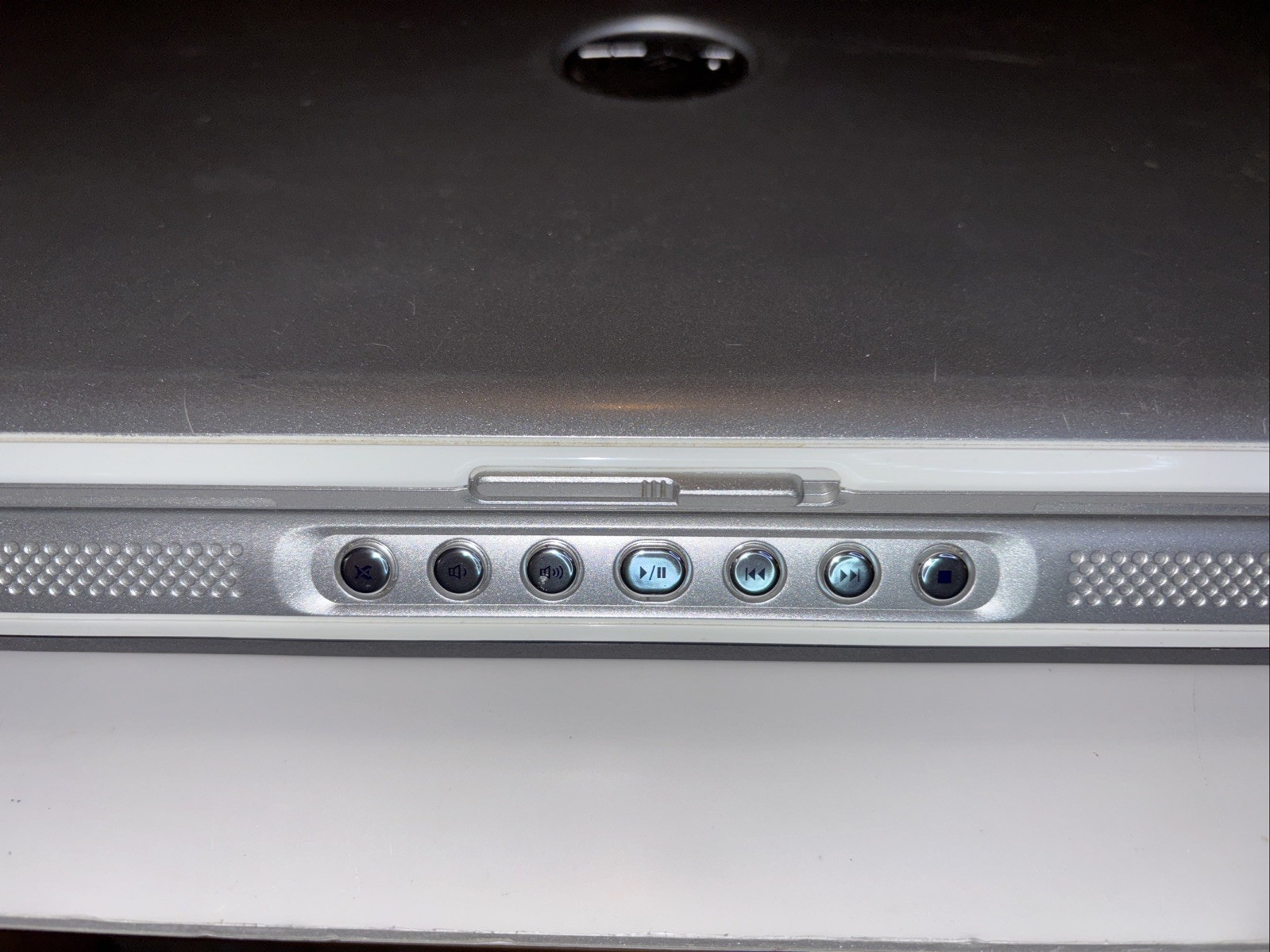 Dell Inspiron 6000 PP12L 14.1in 1Gb RAM 250Gb HDD Intel Pentium 1.6GHz Ubuntu