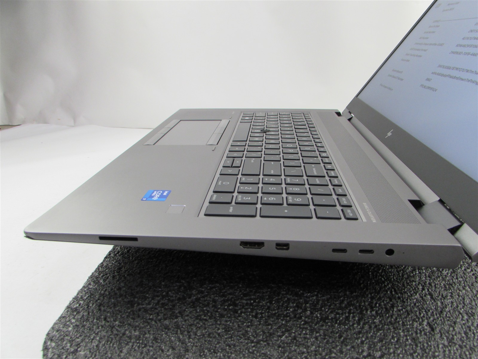 HP ZBOOK FURY 17 (G8) CORE I7-11850H 512GB SSD 32GB RAM NVIDIA RTX A4000 NO O.S