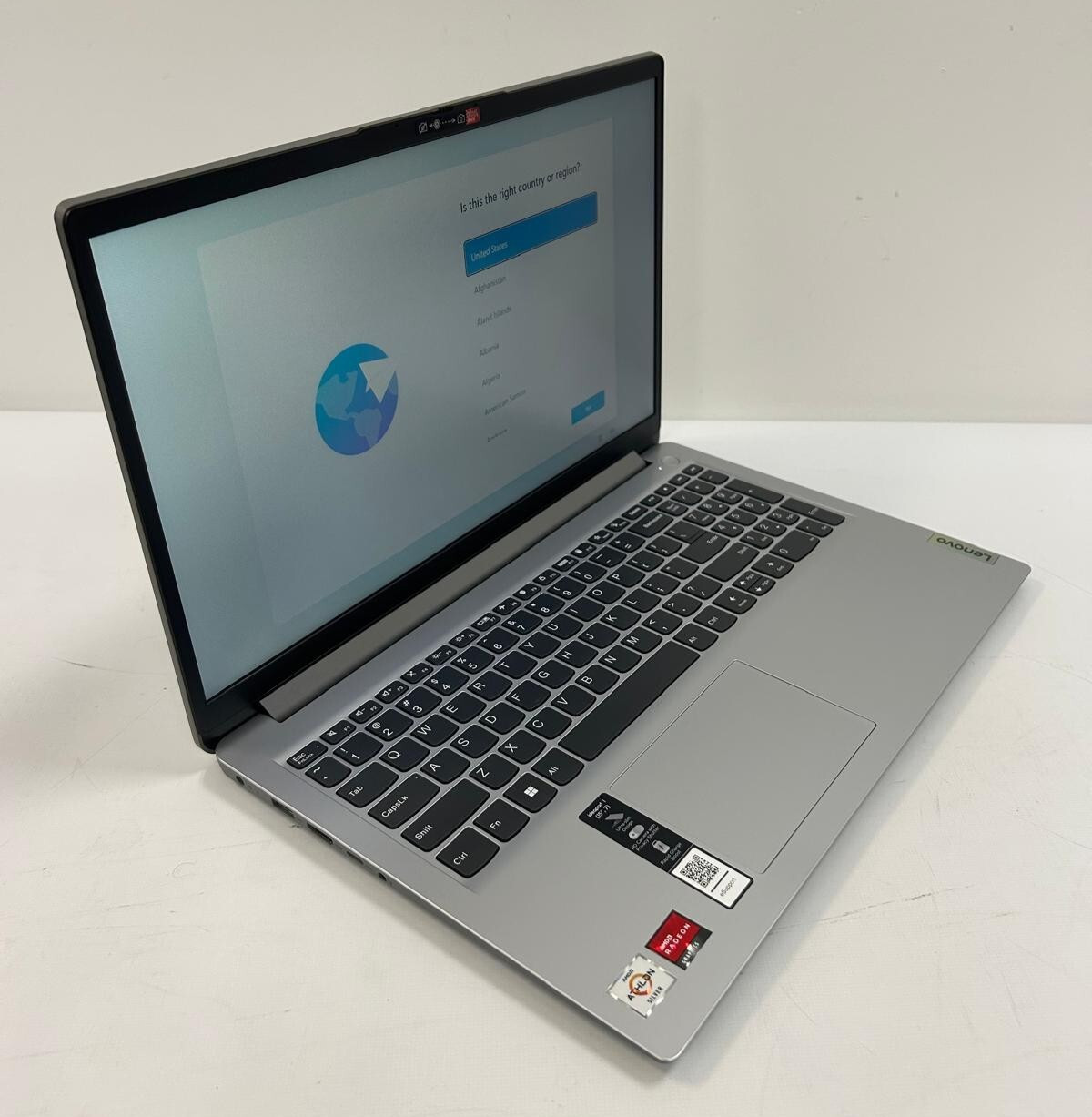 Lenovo IdeaPad 1 15.6″ | AMD Athlon Silver 3050U | 4GB RAM | 128GB eMMC | Win 11