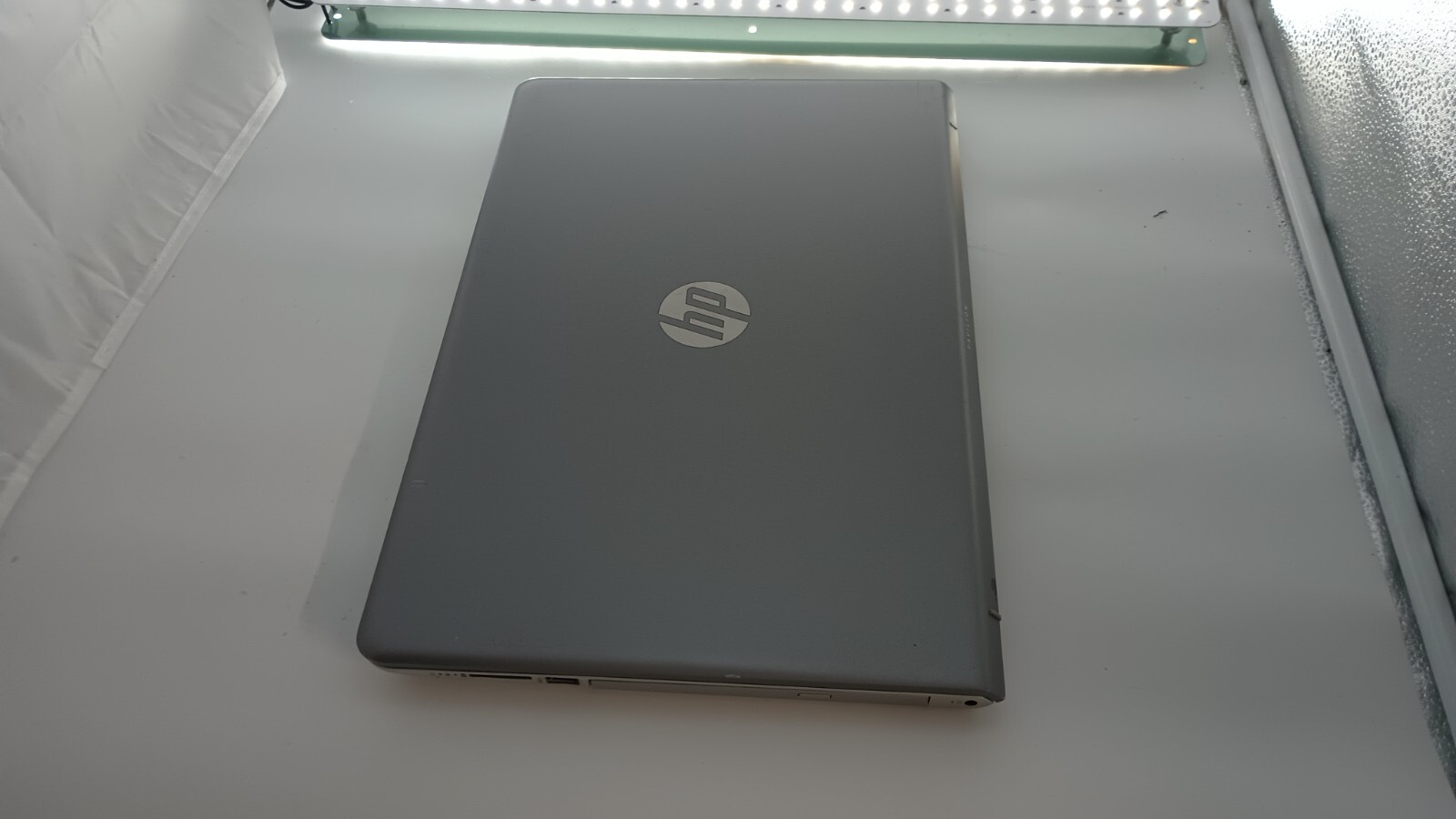 8014 Pavilion 15-CC1xx w/charger. i5-8250U.8GB.128GB M.2.Optical.15.6″ Touch.W11
