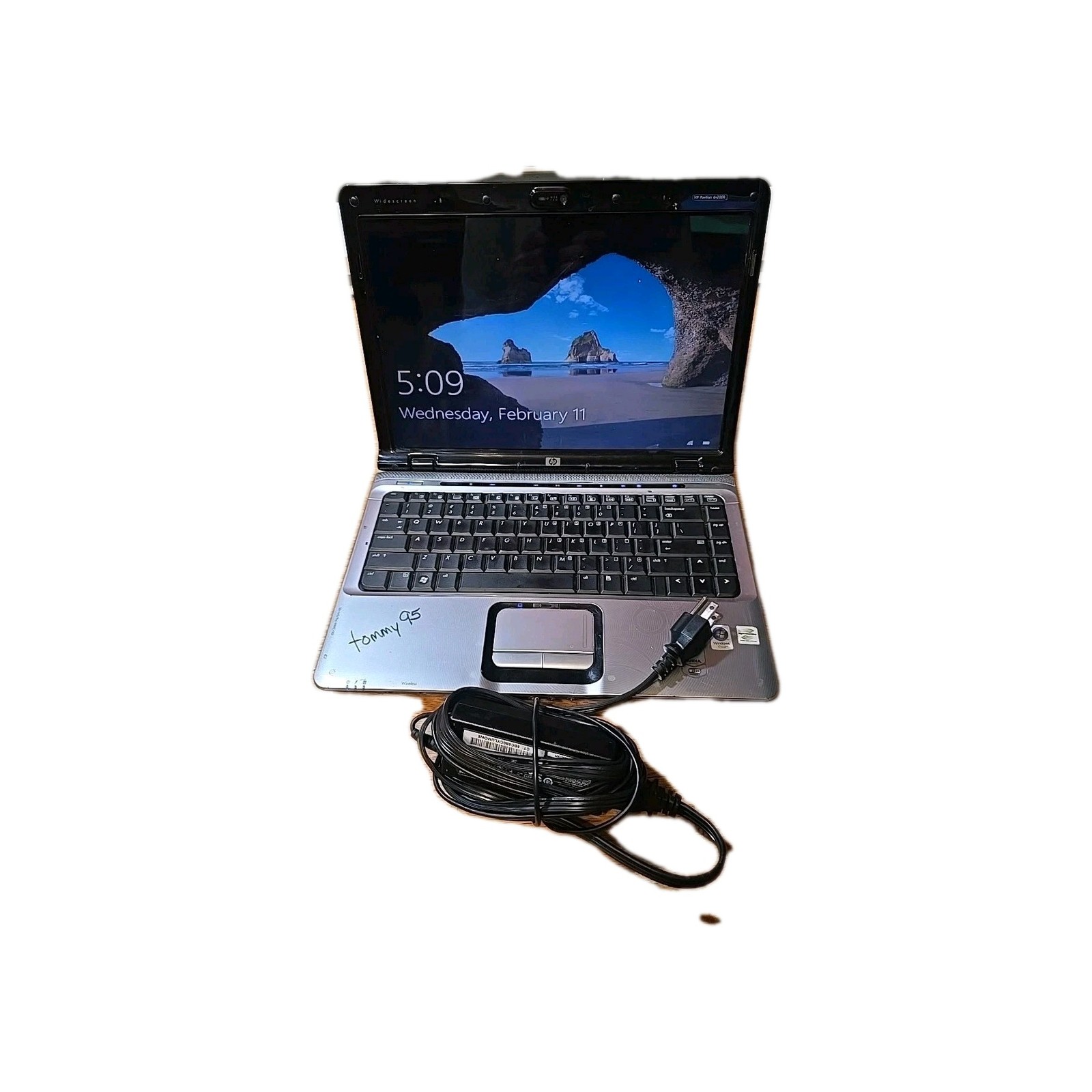 HP Pavilion dv2615nr 14″ AMD Turion 64 X2 1GB RAM Windows 10 WiFi w/ Charger