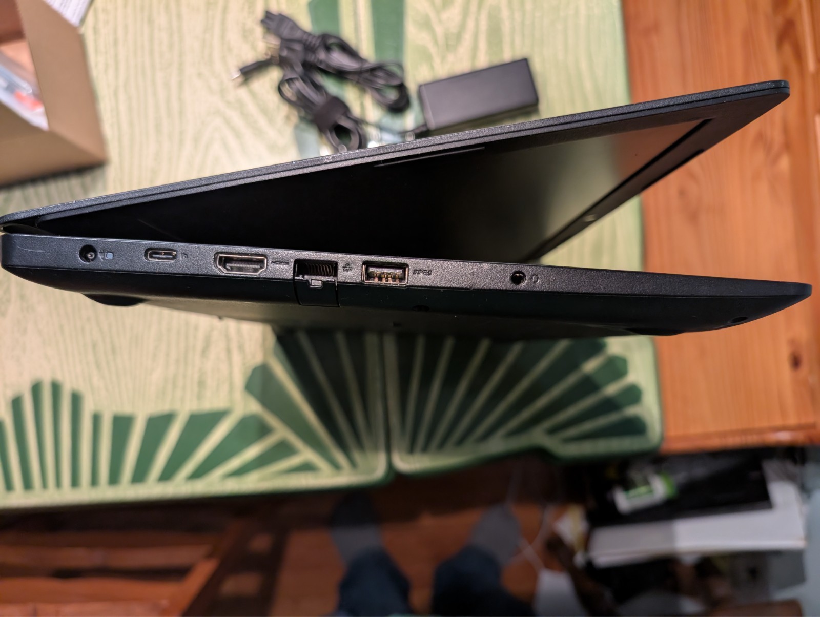Dell Latitude 3590 Laptop, i5-8250U, 8GB DDR4. 256 GB NVMe, Wifi + BT, Win11 Pro