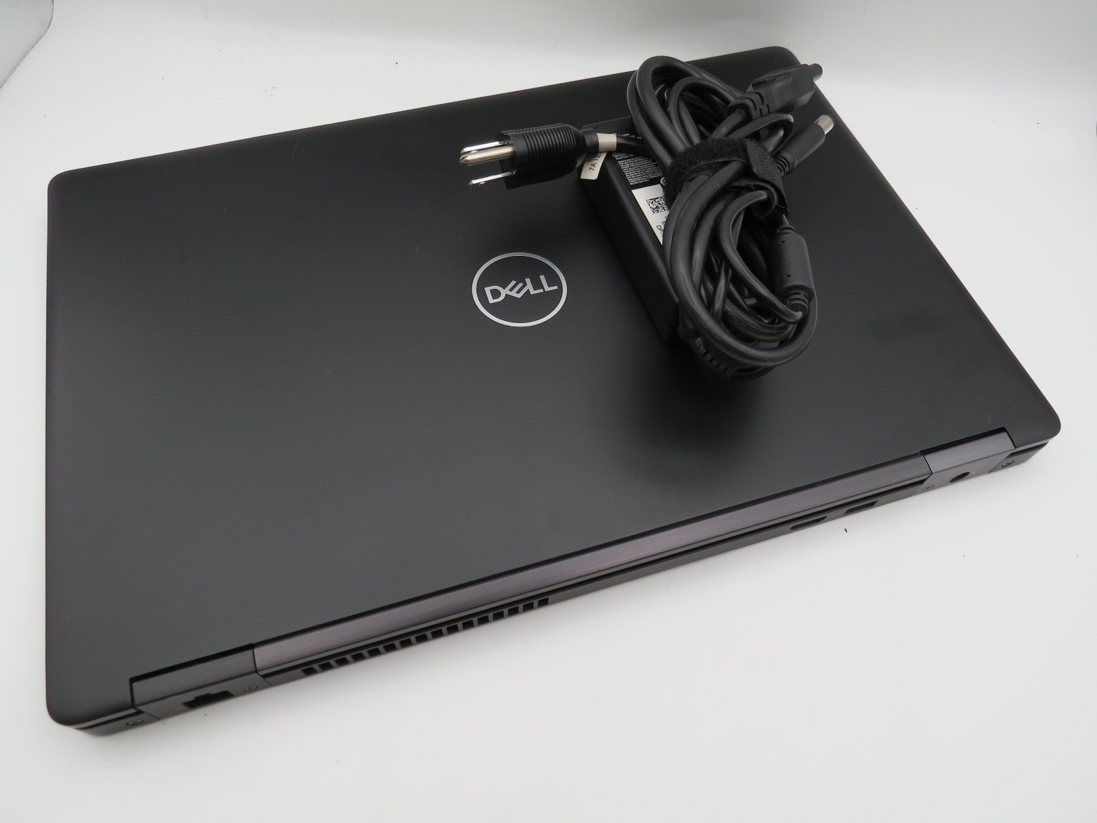 Dell Latitude 5590 i7-8650U @ 1.9GHz 8GB DDR4 256GB SSD No OS