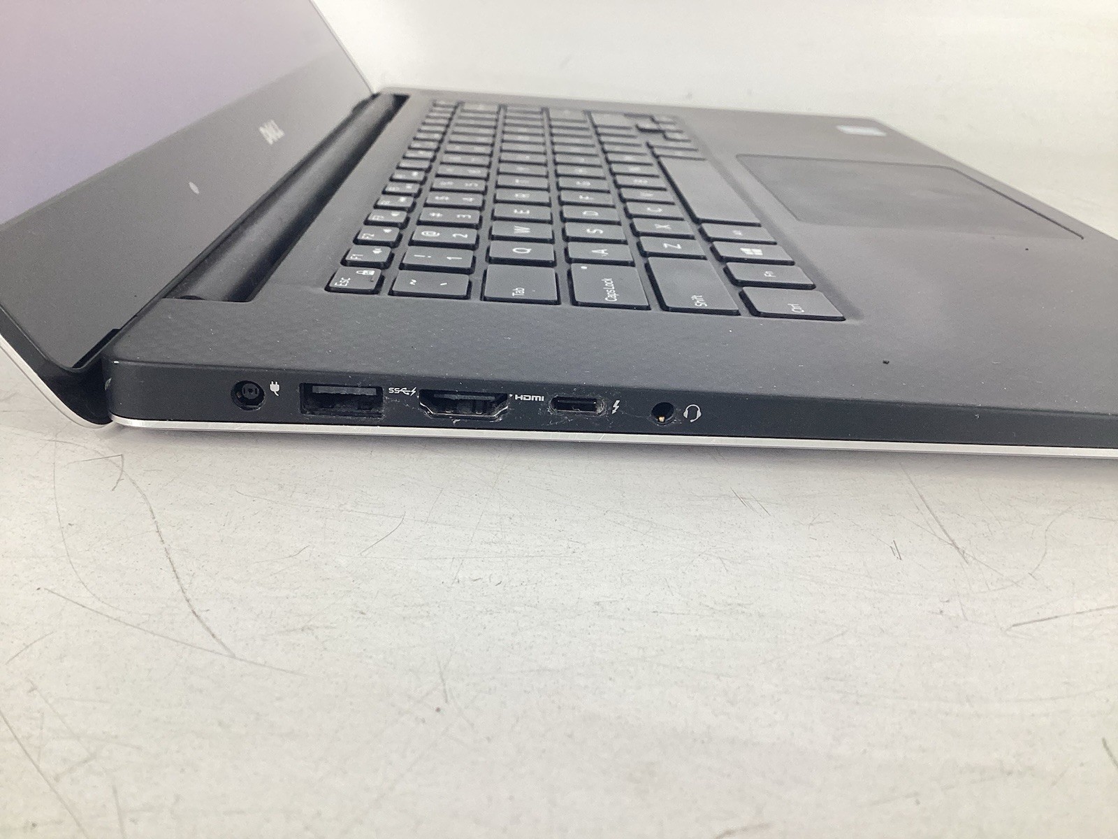 Dell XPS 15 9550 4K TOUCH (i7-6700HQ @2.60GHz, 16GB No SSD/OS GTX 960M) *Read