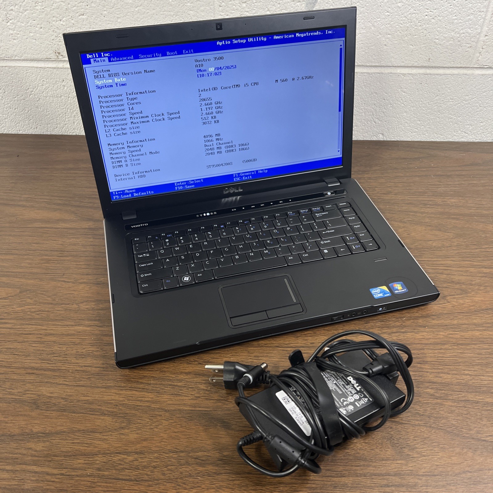 Dell Vostro 3500, Intel Core i5 M560 @ 2.67GHz, 4GB RAM, 500GB HDD, WIN 7 Pro