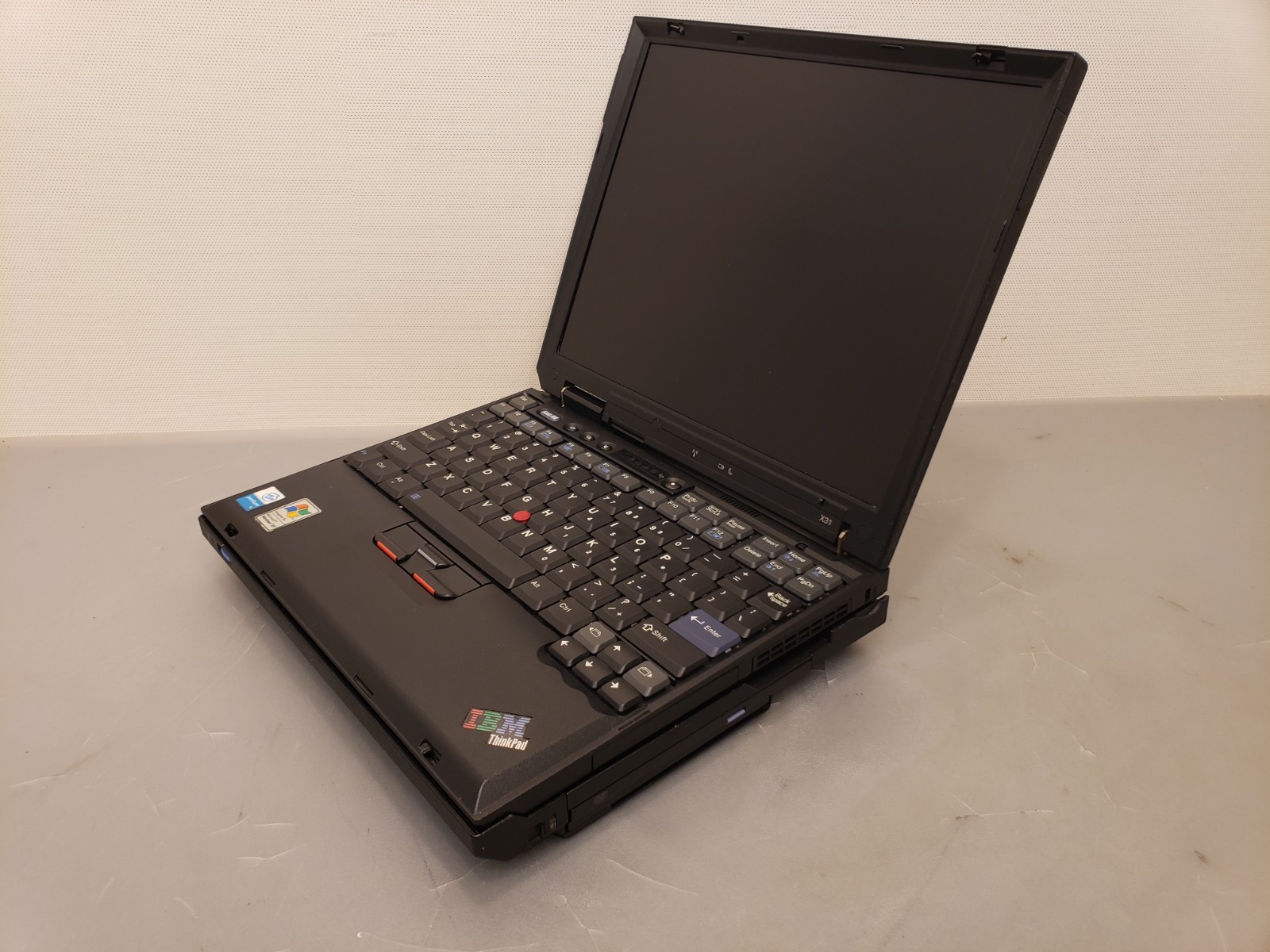 Vintage IBM ThinkPad X31 Laptop w/ Dock Pentium M 256MB OEM XP ***BAD BACKLIGHT