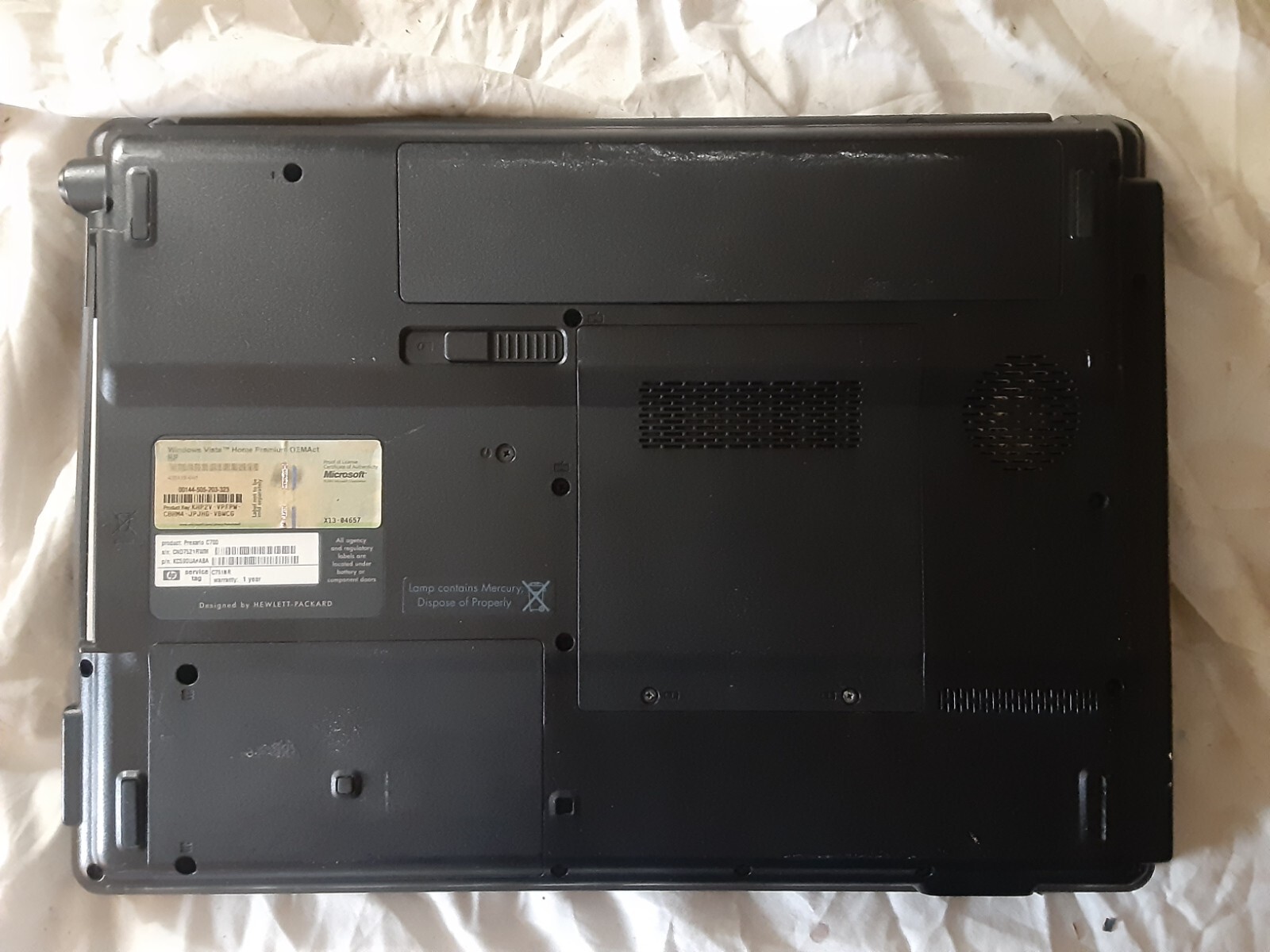 Compaq Presario C700 Laptop Intel Dual-Core No HDD *smashed screen, no power on