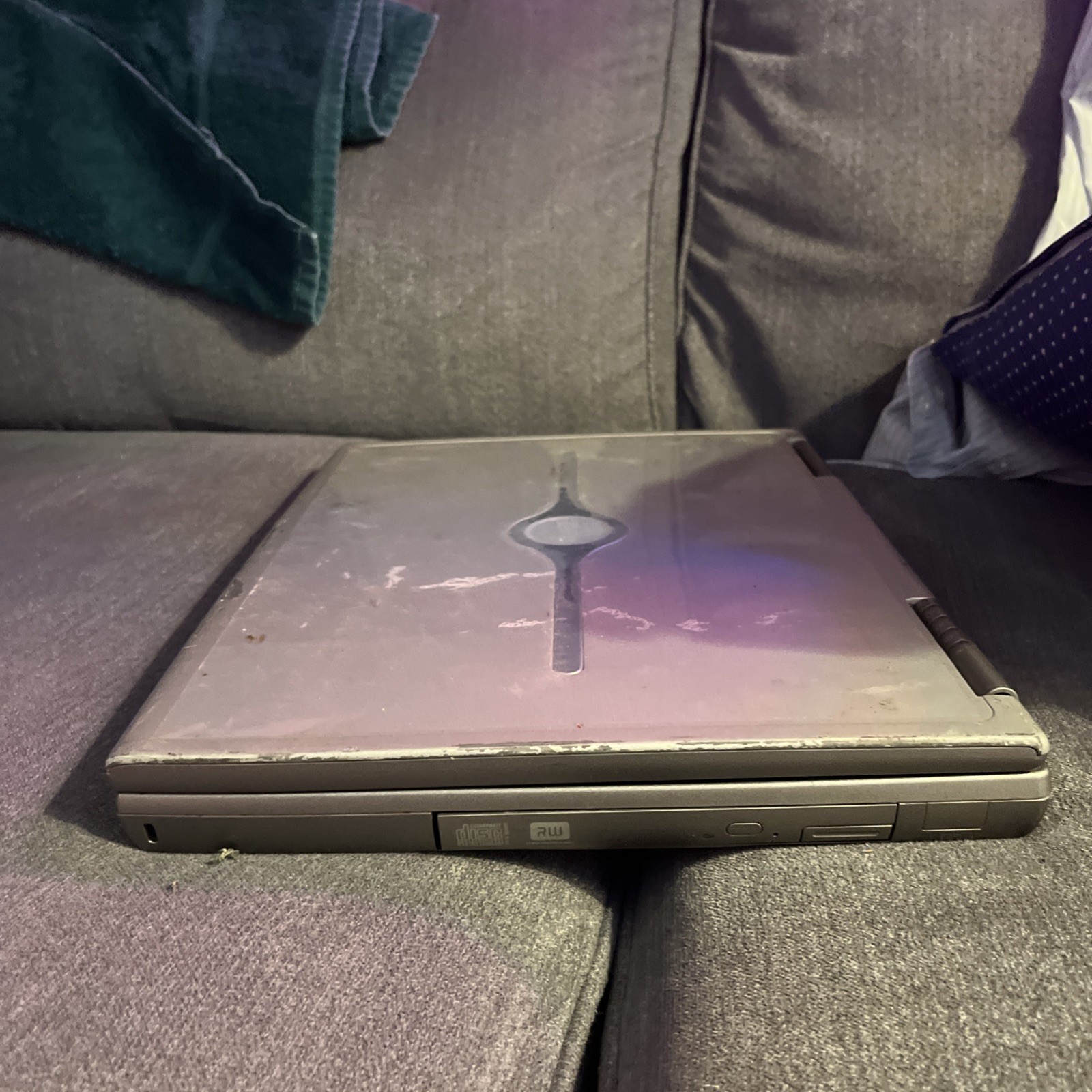Vintage Dell Inspiron 8600 Laptop Pentium M 1.4GHz 256MB 40GB WinXP 15.4″ Works