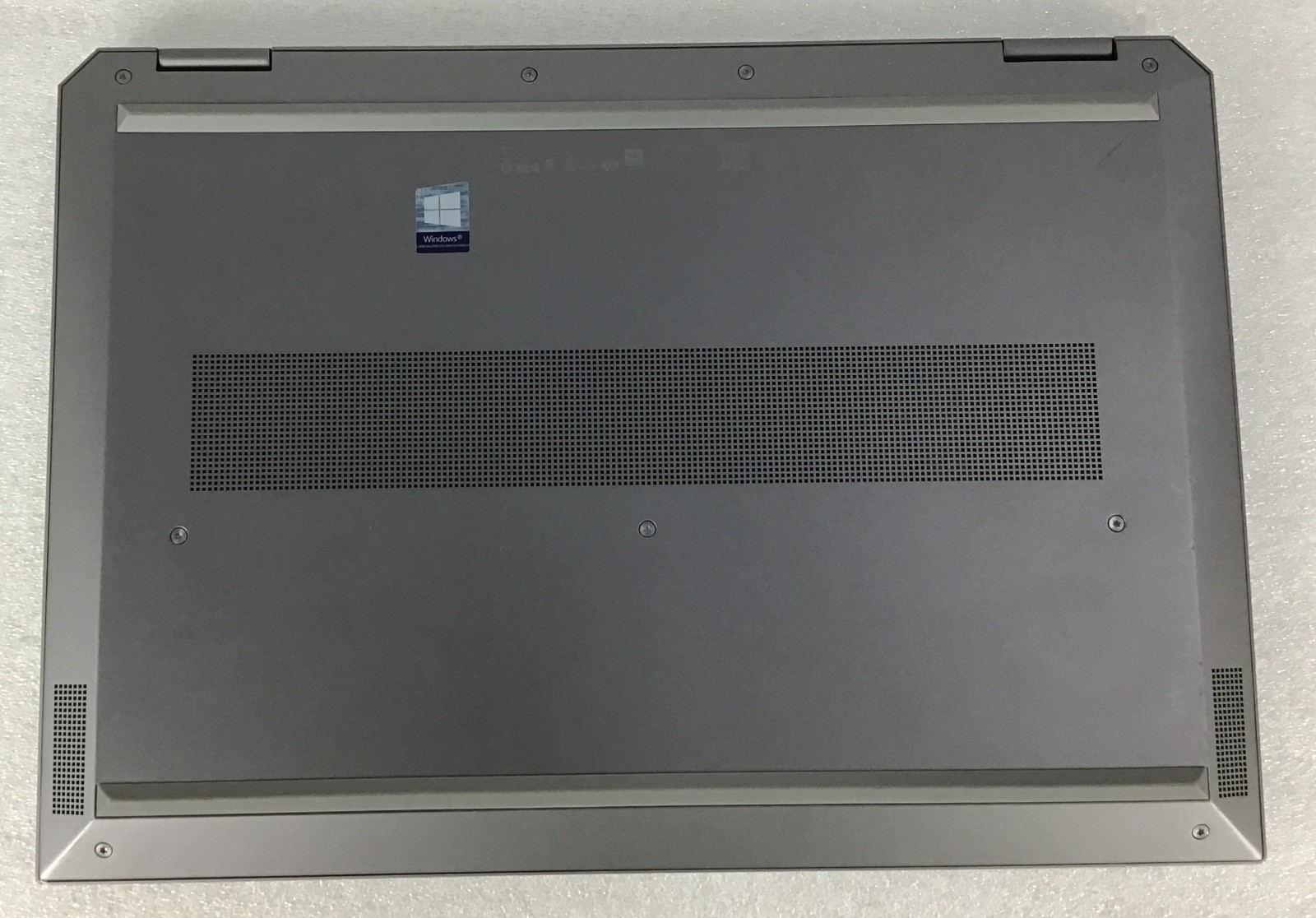 HP ZBook Studio G5 15.6″ I9-9880H 2.3 GHz 32GB 512GB NVIDIA QUADRO P1000 11 Pro