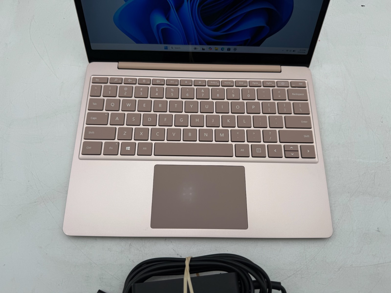 Microsoft Surface Laptop Go 1943 12.4″ 128 GB SSD 8 GB RAM i5-1035G1 Win 11 Home